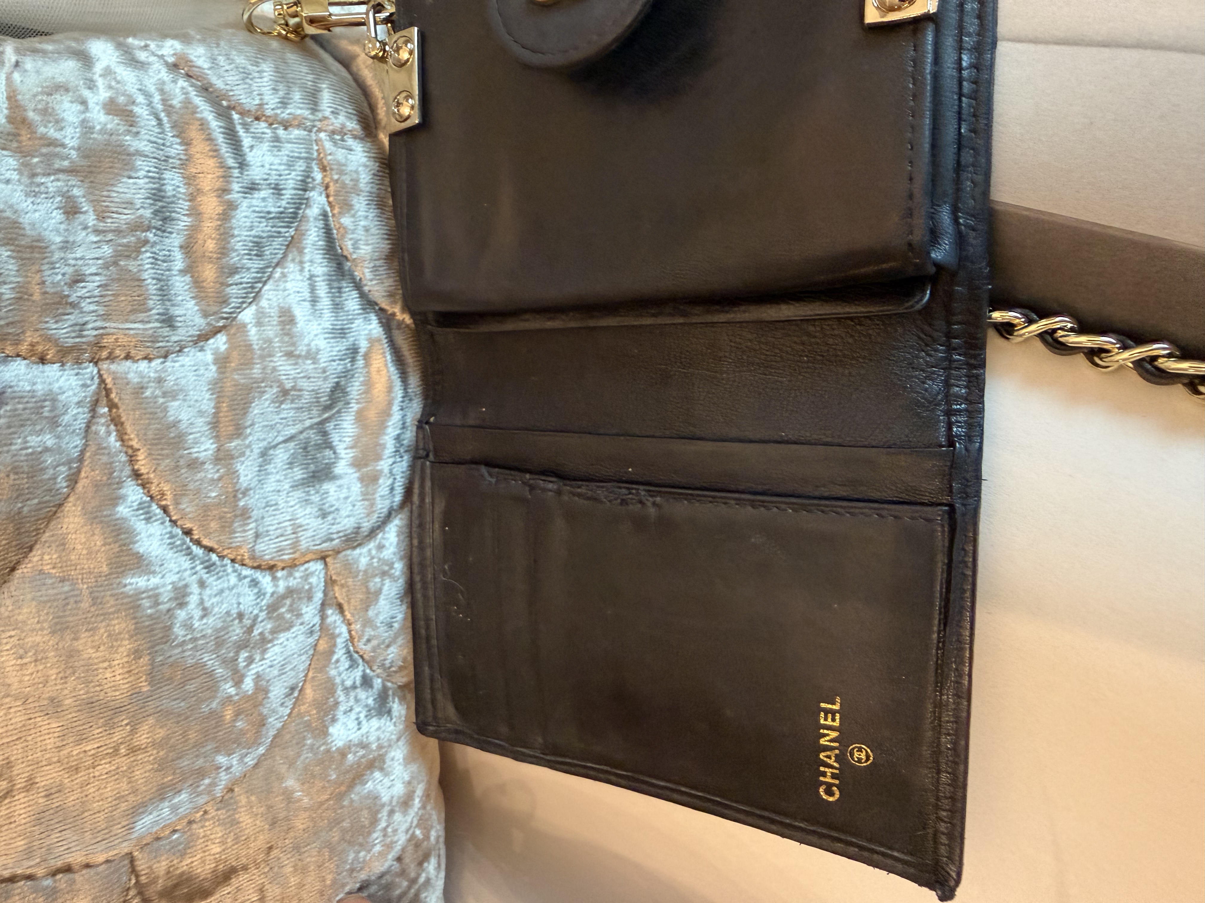 Vintage chanel black leather short wallet