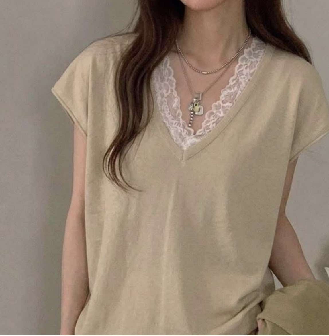 V Top + lace 打底背心Set