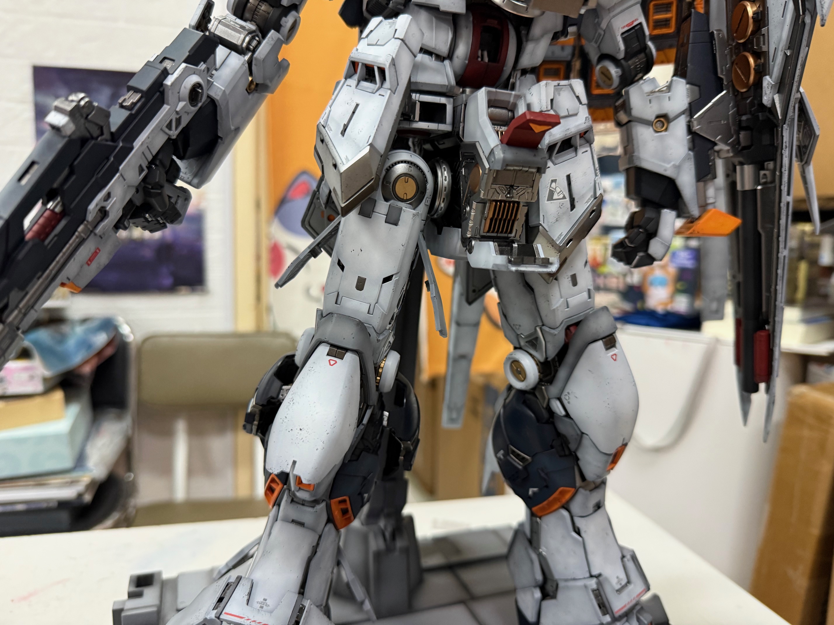 perfect grade unleashed rx-93 (completed Model)