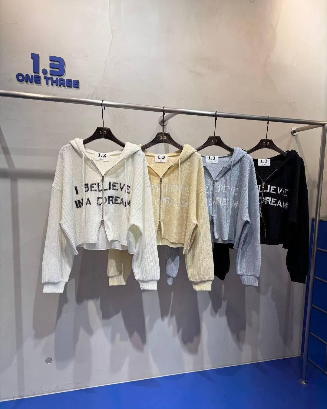 雙拉鏈印字直紋外套