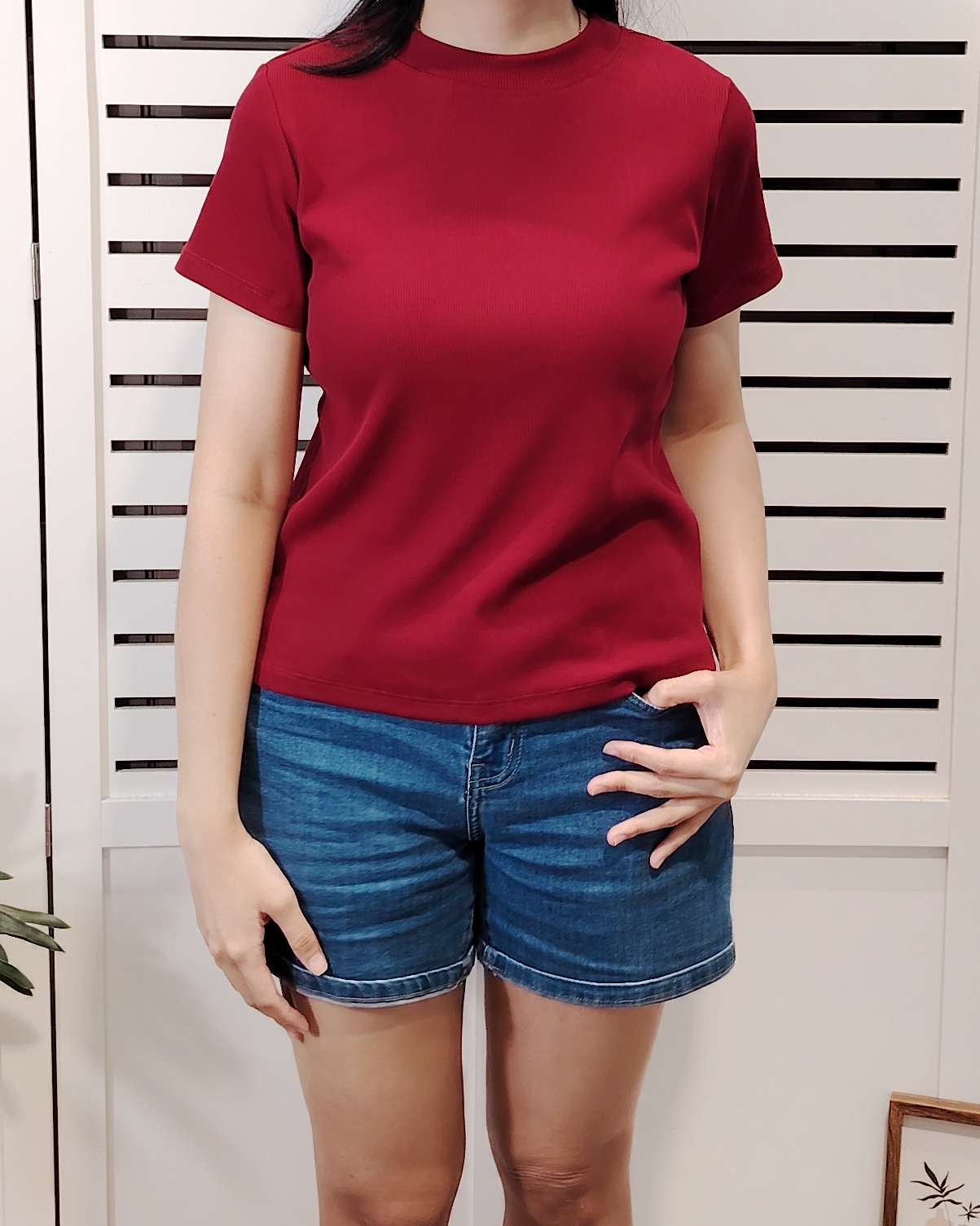 ED24804 Round Neck Woven Basic Tee