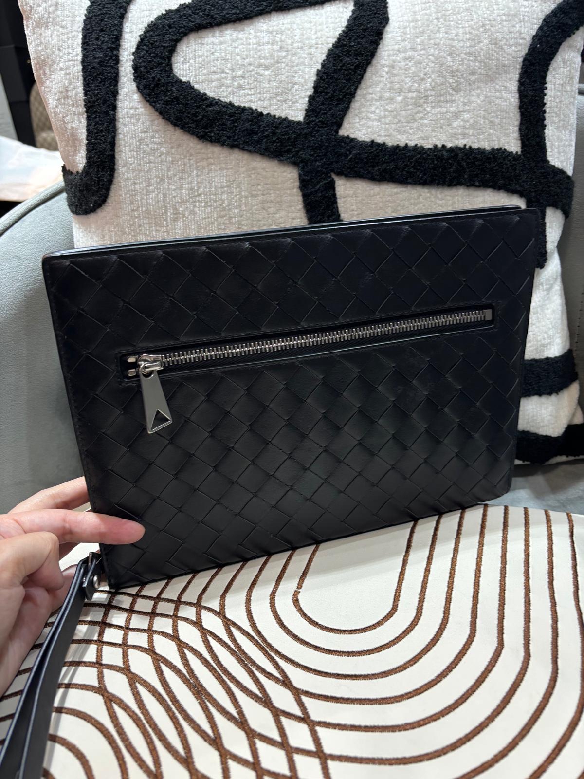 Bottega Veneta BV Intrecciato Document Case clutch 100%Authentic, 98%New ✅Dust bag