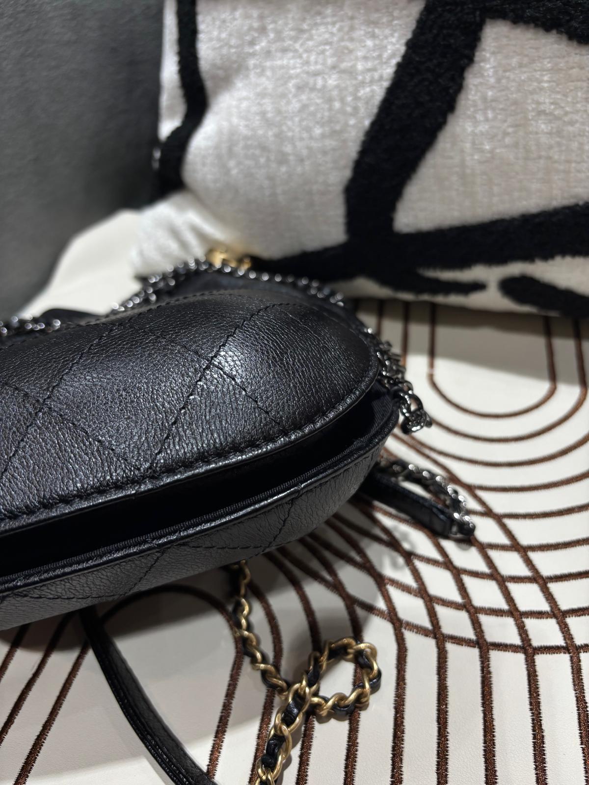 CHANEL Small Gabrielle bucket chain Shoulder Bag 黑色魚子醬牛皮cc 調節扣肩背包100%Authentic, 98%new ✅card ✅dust bag ✅box 
