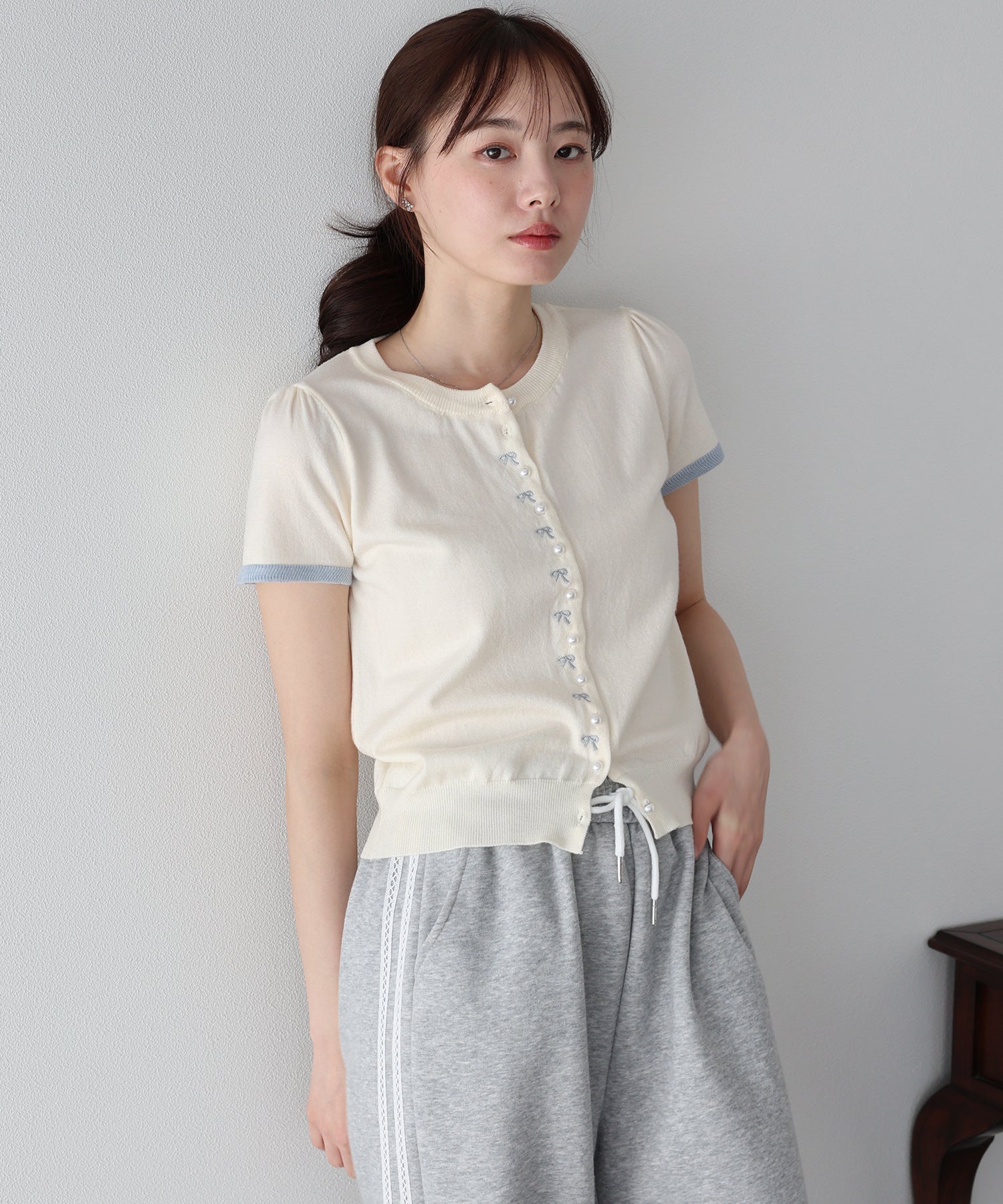 <JP> 蝴蝶結刺繡珍珠鈕 cardigan * 3色入 <預購>