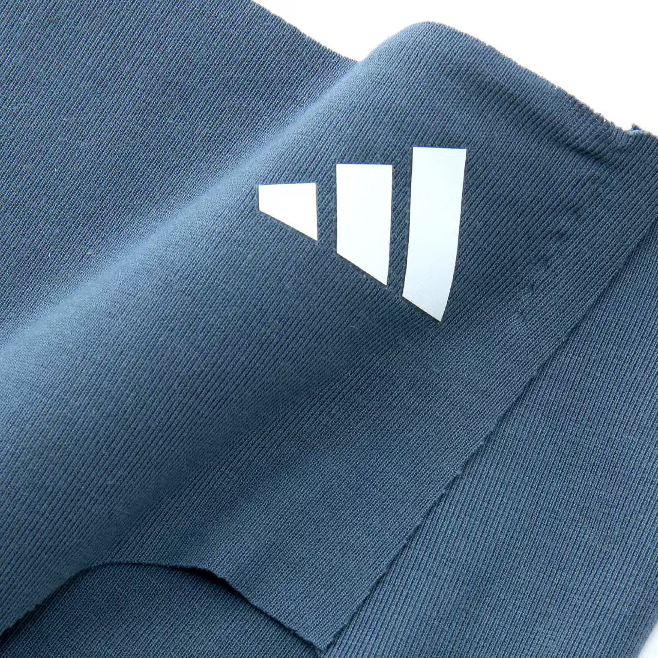 日本製 Adidas 速乾吸汗無縫上衣 & 短褲