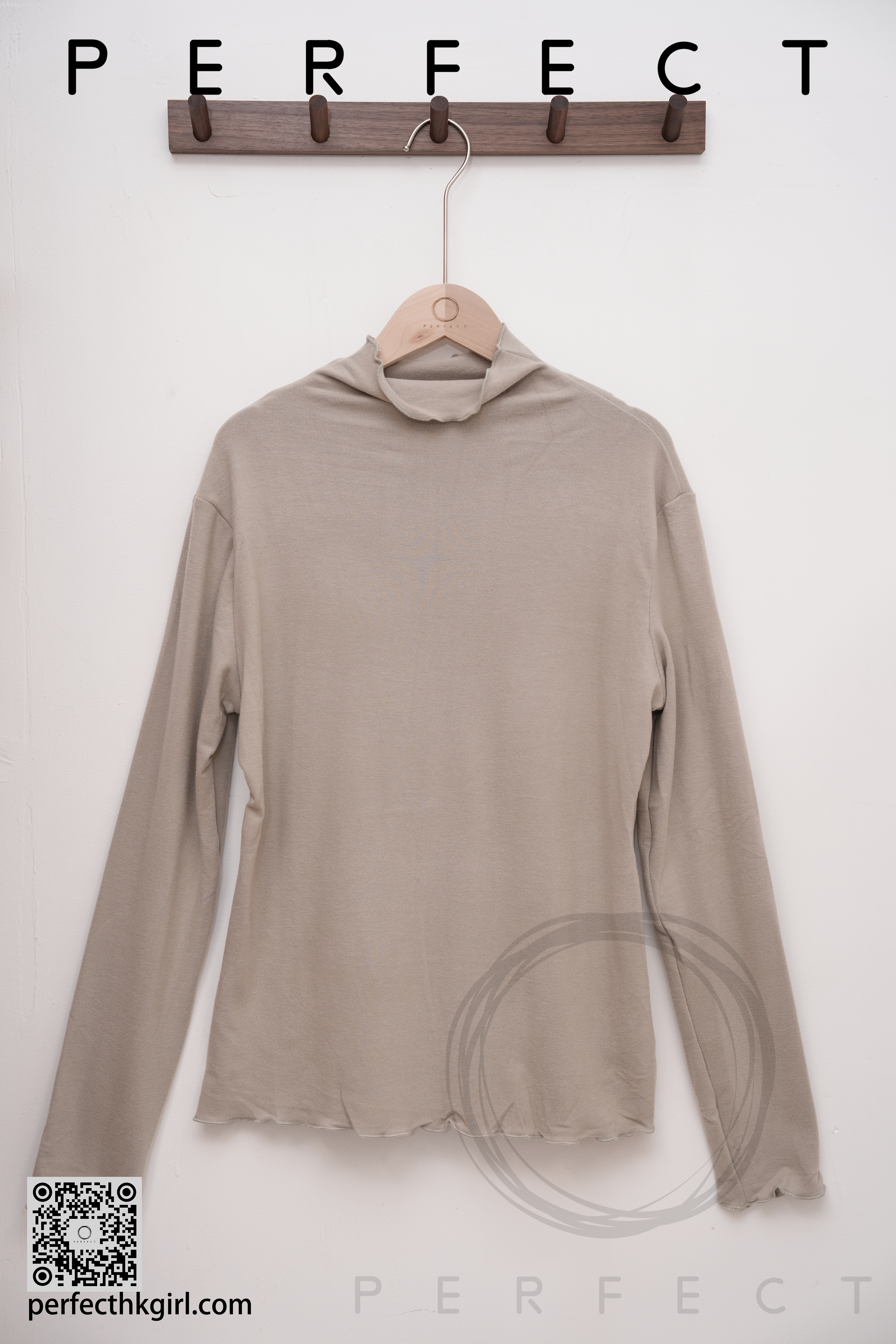 T0034_超滑身舒服花邊平領打底衫（卡其色）