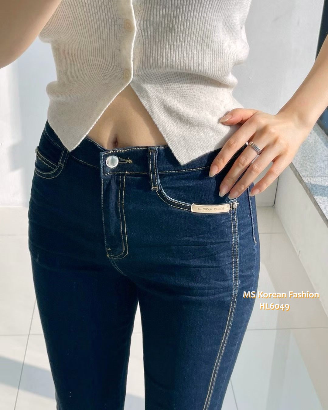 HL6049 韓國🌼Howluk拼接線條喇叭牛