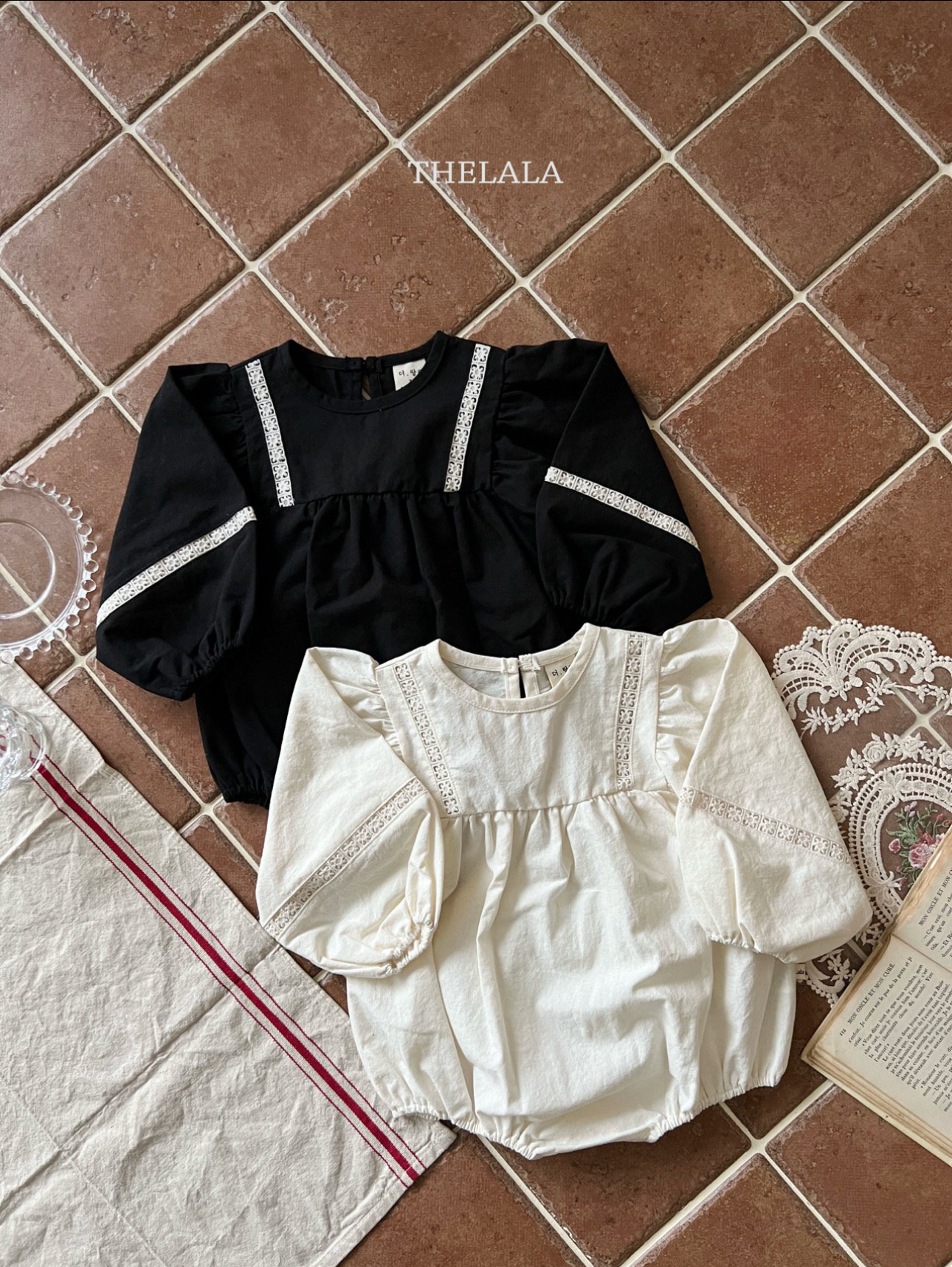 🌸預訂 韓國直送🌸🇰🇷THELALA兩色蕾絲花邊長袖包屁衣