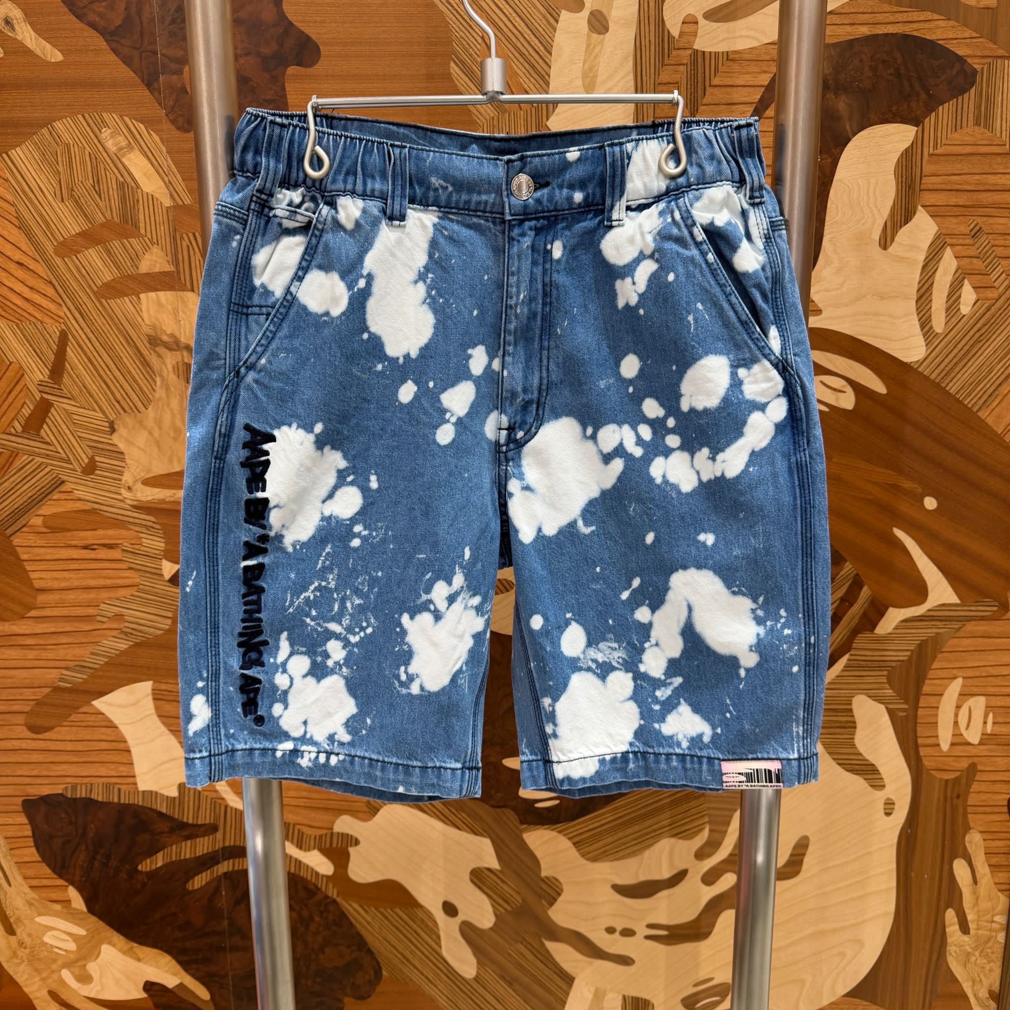 AAPE AAPEUNVS splatter printed denim shorts (D613)