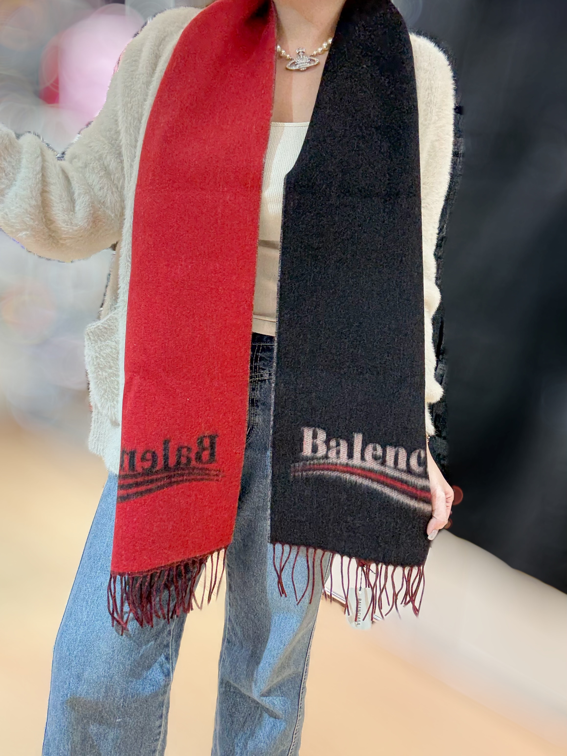 Balenciaga scarf blk/red