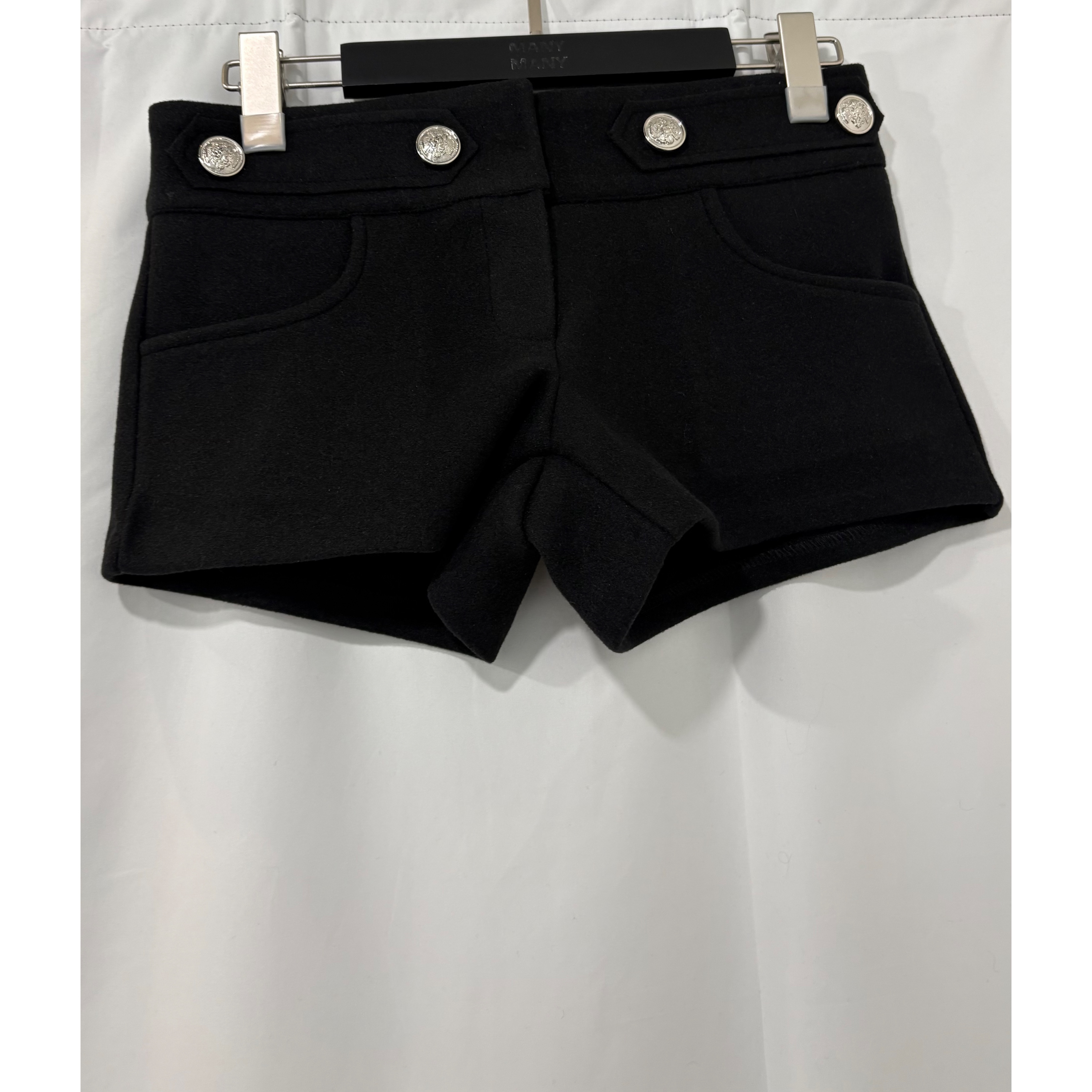 優惠價10月3截單🤎2609S《SILVER BUTTONS SHORTS》