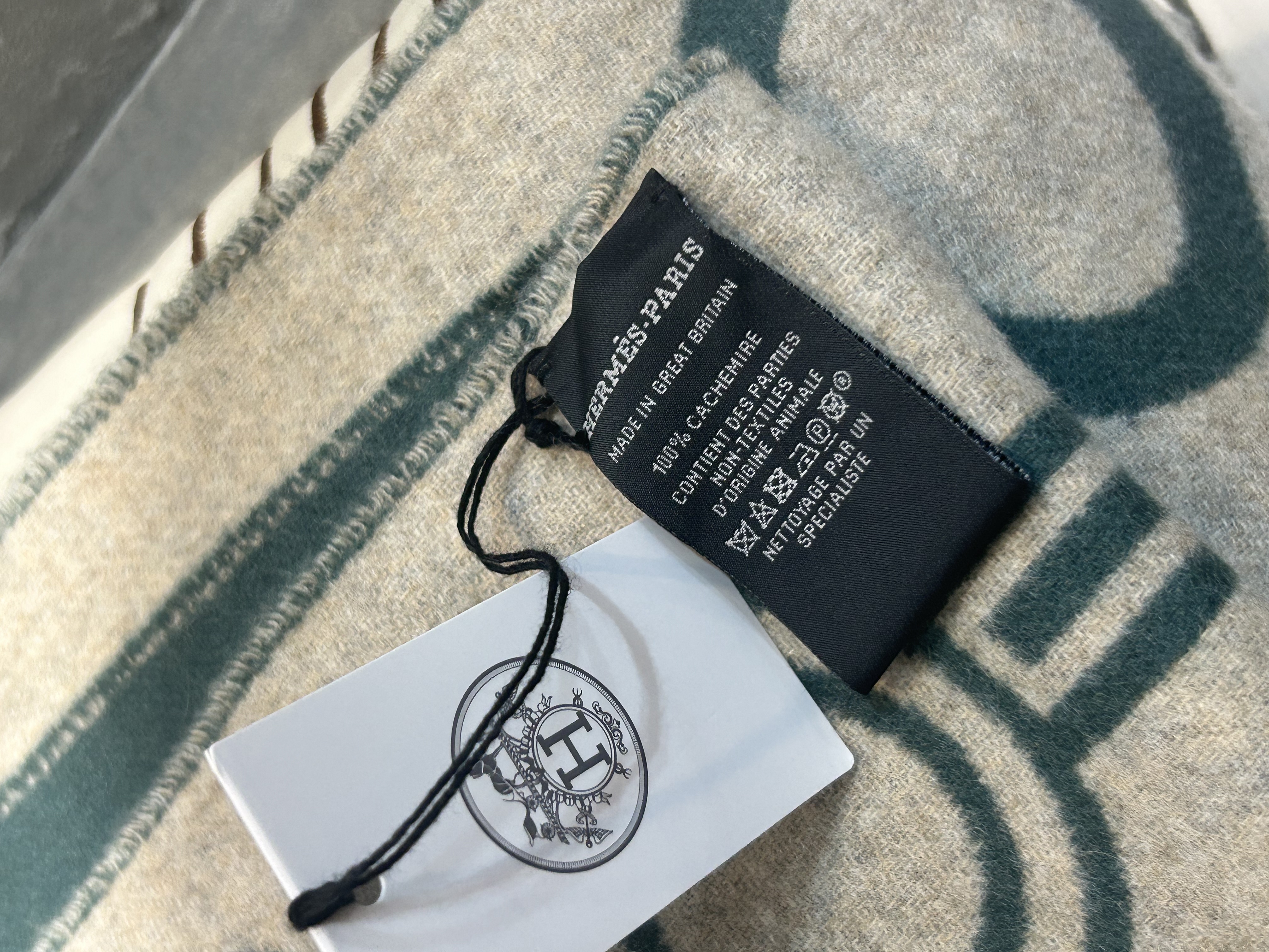 全新 Hermes Casaque Porte-Clefs scarf 100%Authentic, 全新☑️Box 