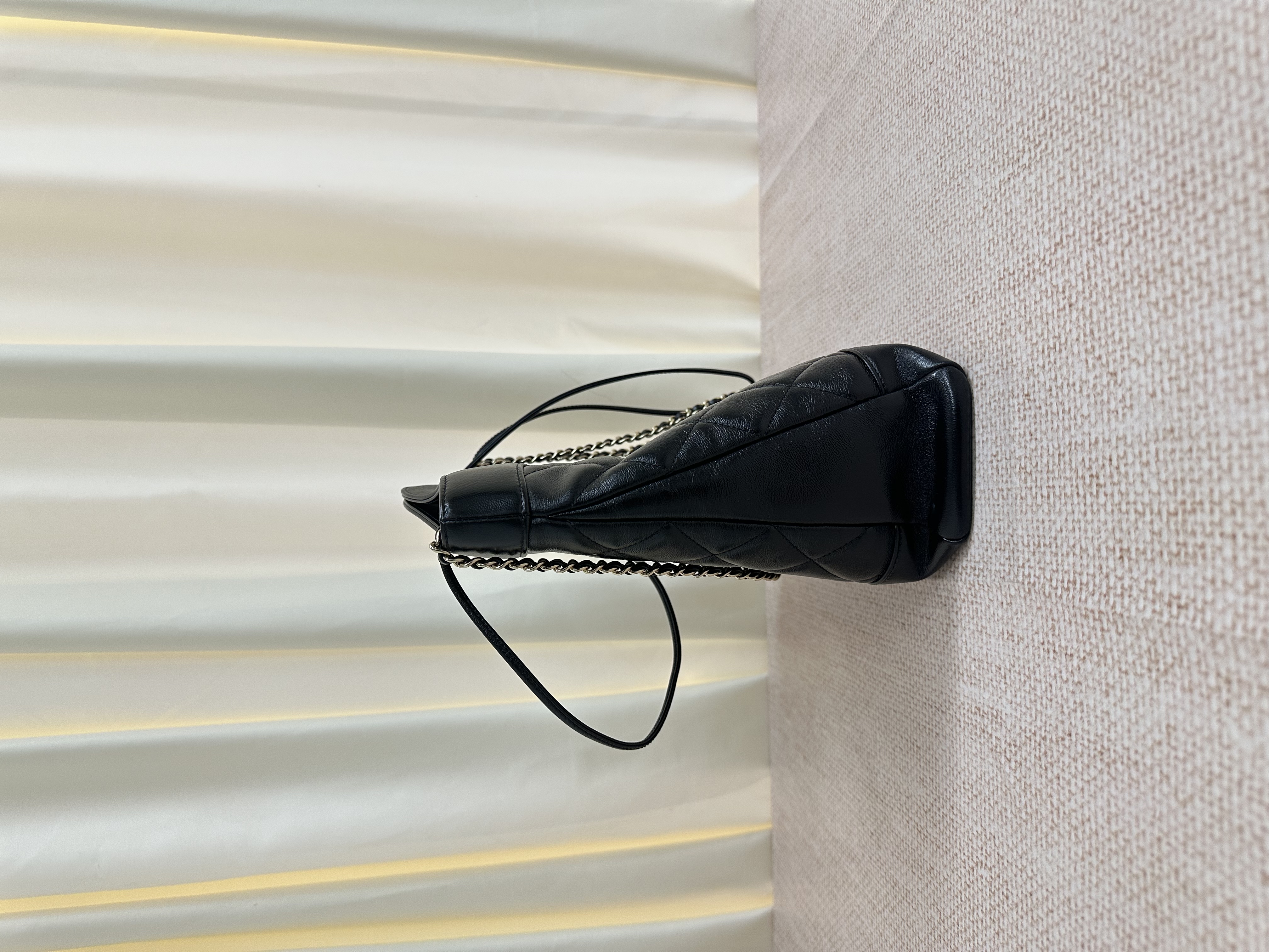 Pre-owned Chanel 31 Bag/ Product Code: 26041601