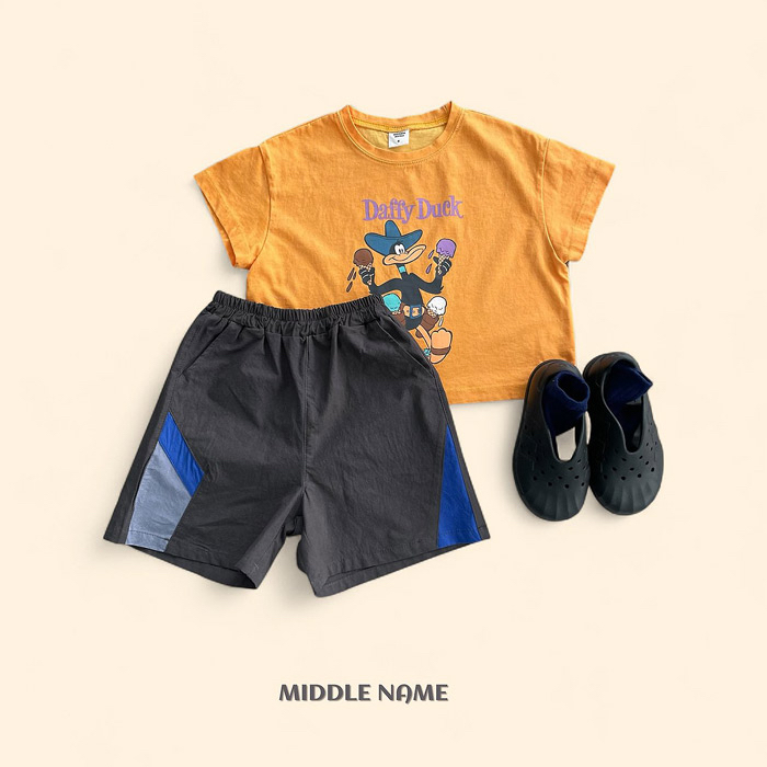 🇰🇷middle name tee