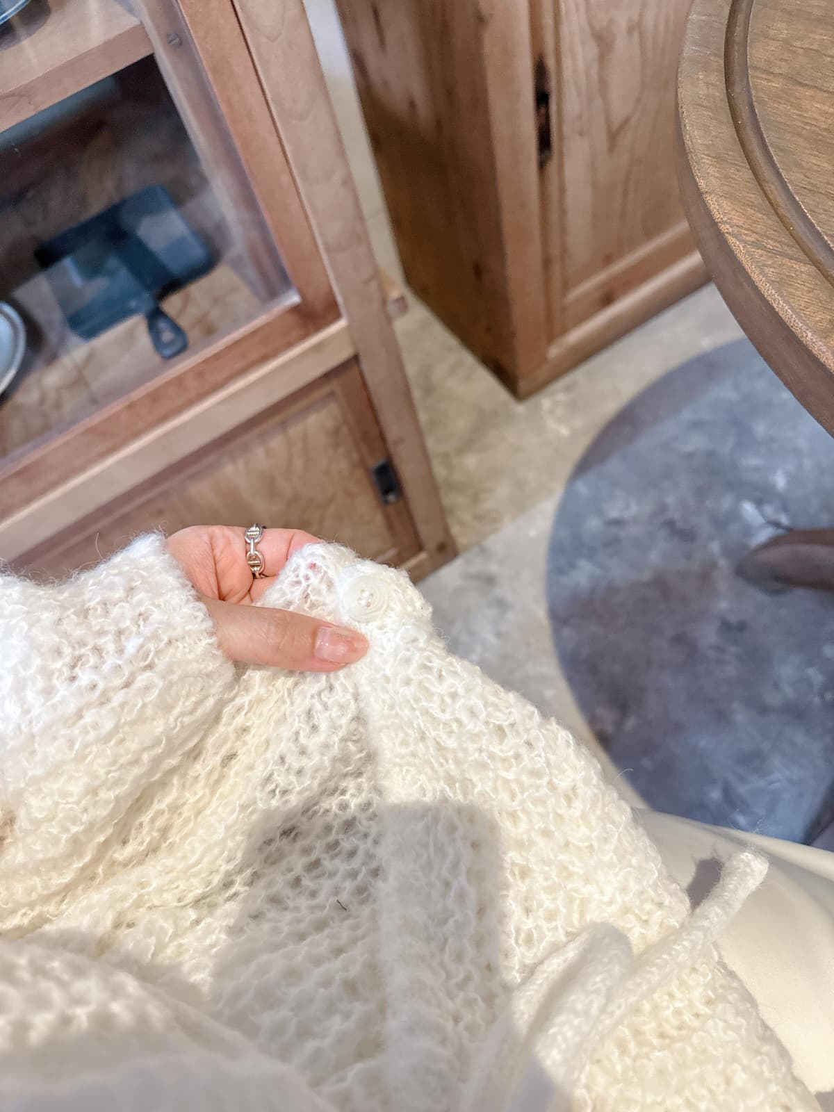 【溫柔氣質】粗冷交叉修腰針織上衣