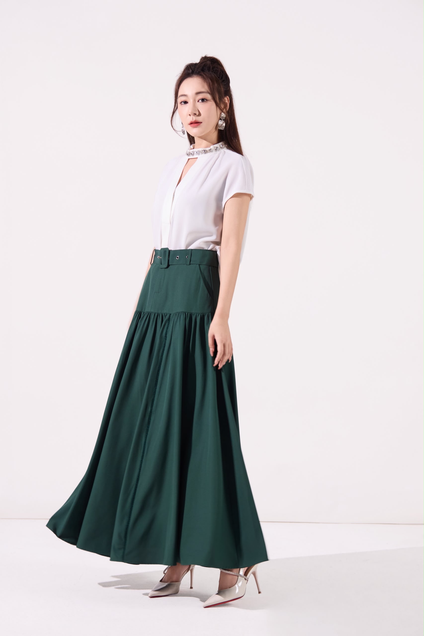 10141360 Crystal Keyhole Blouse