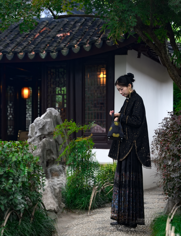 宋錦∞黑金蝴蝶牛皮水桶袋