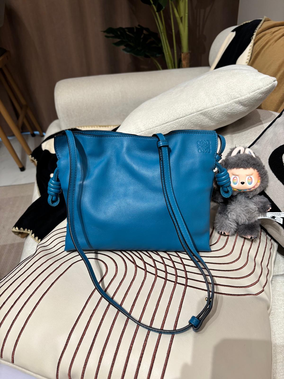 Loewe Flamenco Bag Calfskin 100%Authentic, 98%New ✅Tag✅Dust bag
