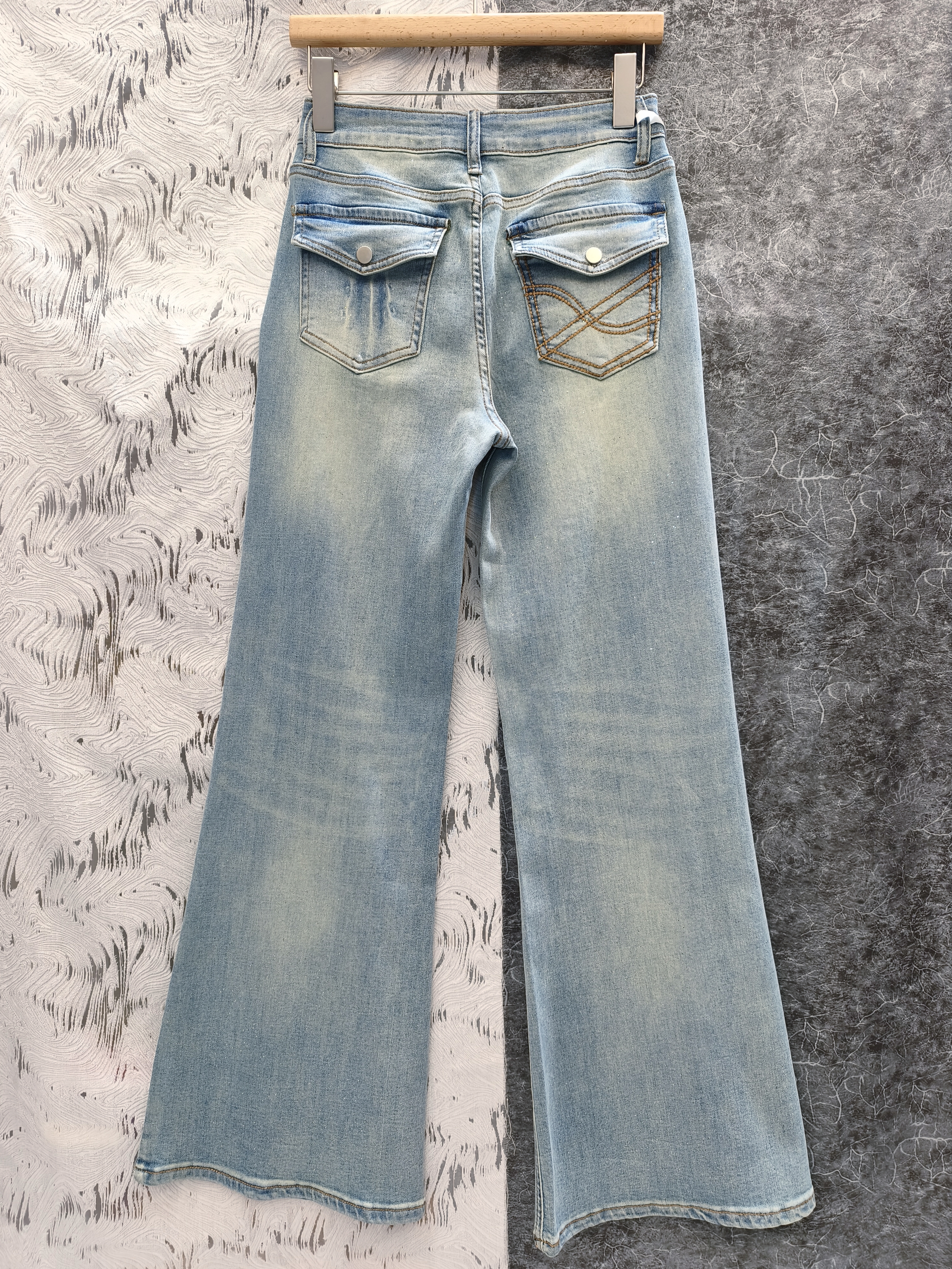 銀閃洗水喇叭牛仔褲