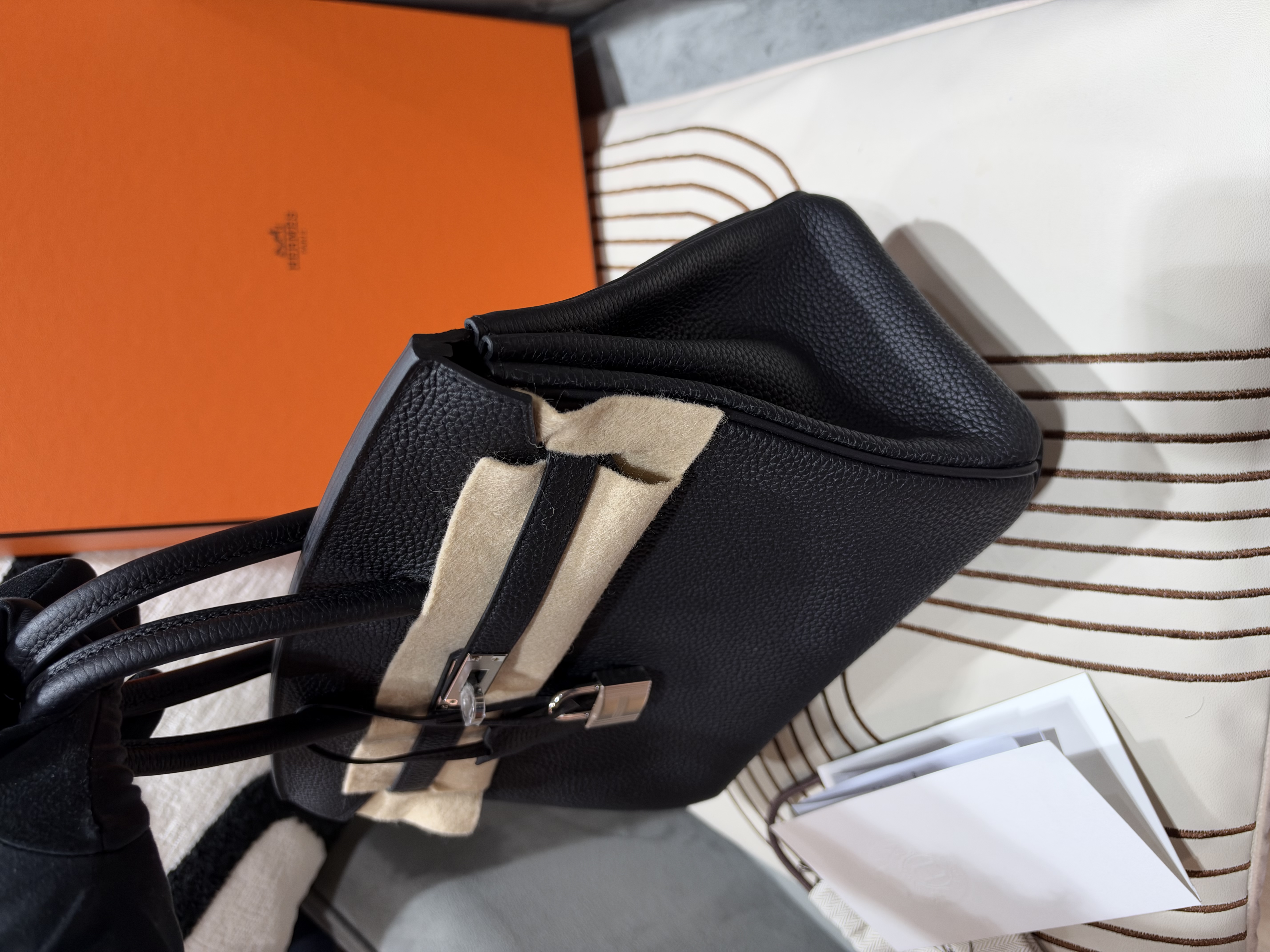 全新Hermes Birkin 25 Stamp G 黑色銀扣 100%Authentic, Brand New 全新 ☑️ 26年10月專門店收據☑️Key Lock☑️Dust bag☑️Box