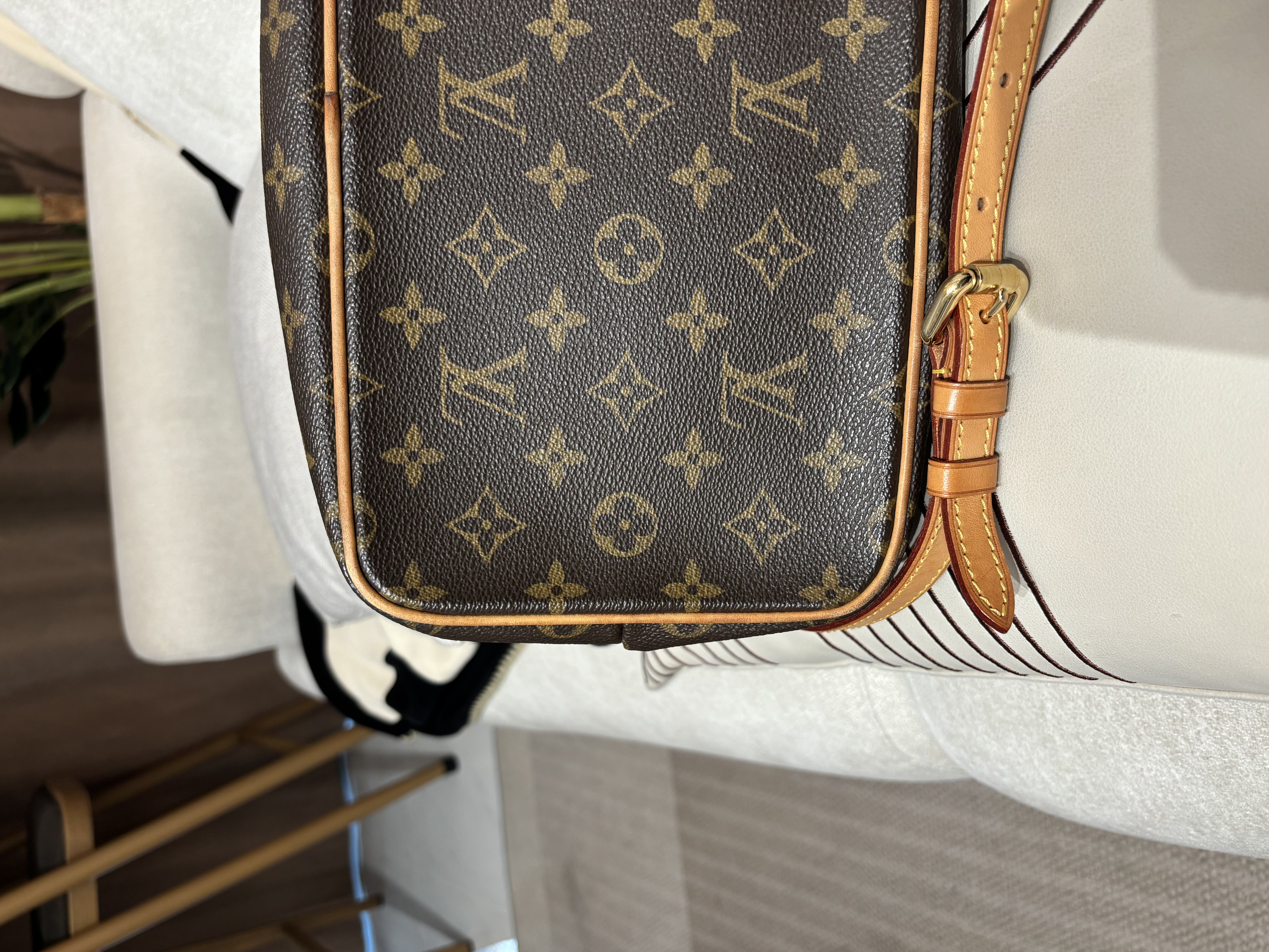Lv Palermo pm 2way bag monogram 100%Authentic, 90%new