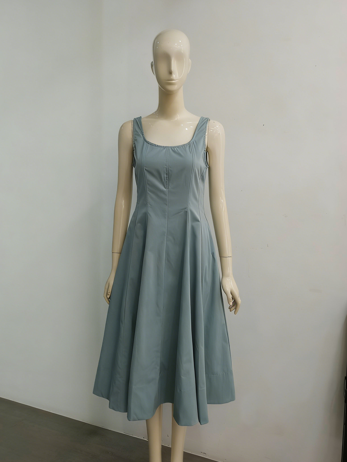 City Ease Midi Dress M138