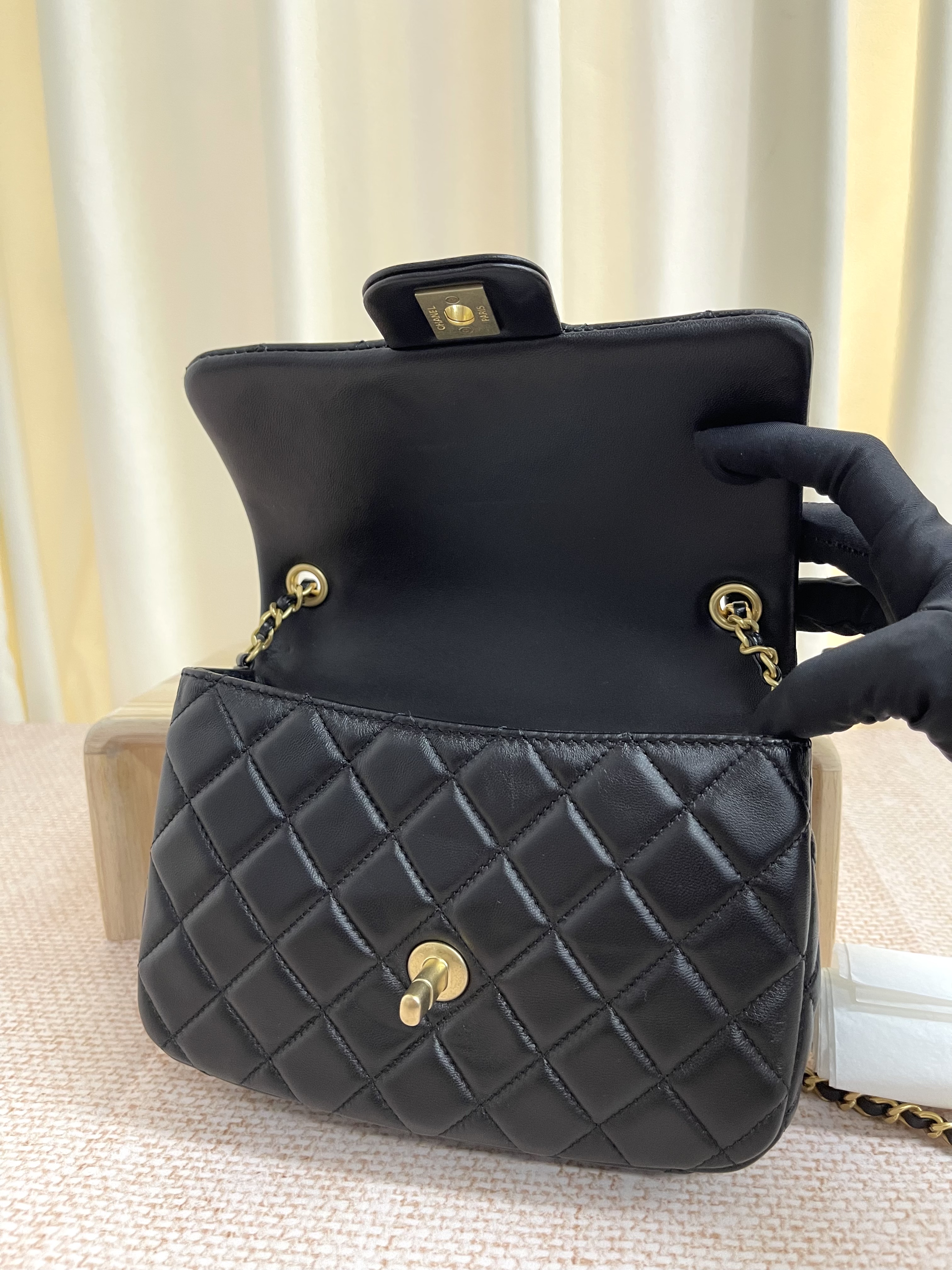 Unused item Chanel Coco de Toi Heart Chain Square Flap Bag/ Product Code: 26020602