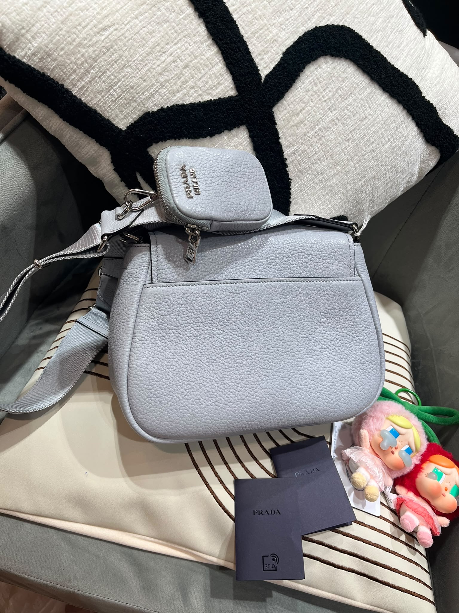 PRADA VITELLO POCKET SHOULDER BAG 1BD293 calfskin NFC 100%Authentic ,99%new ✅Coin bag✅dust bag