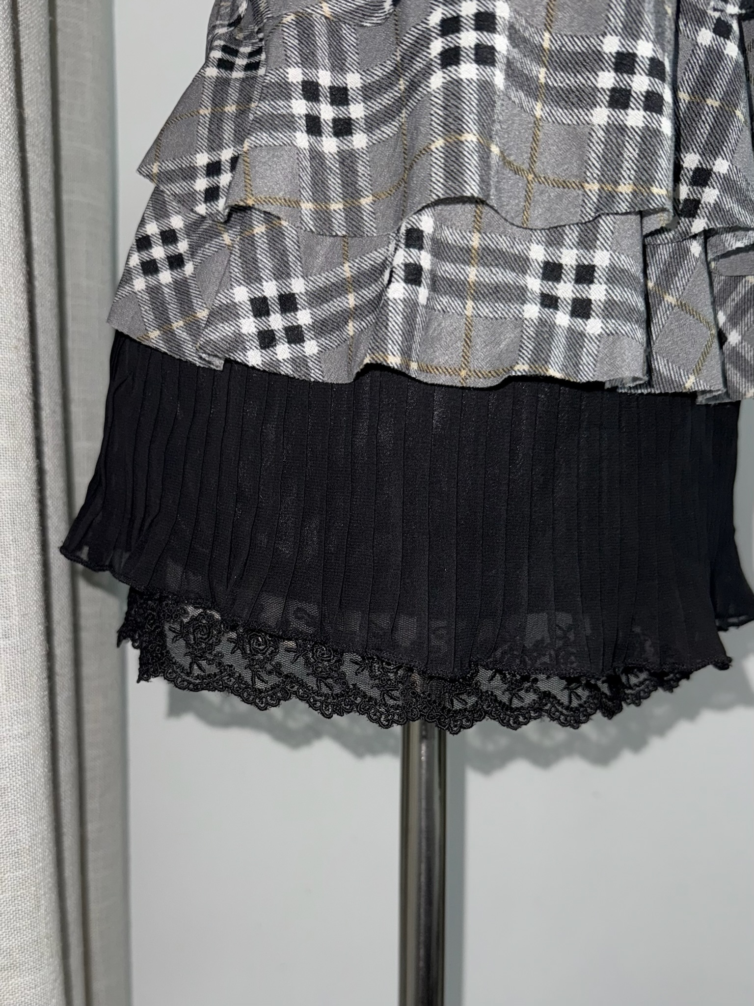 Axes Femme Plaid Tiered Ruffle Cami