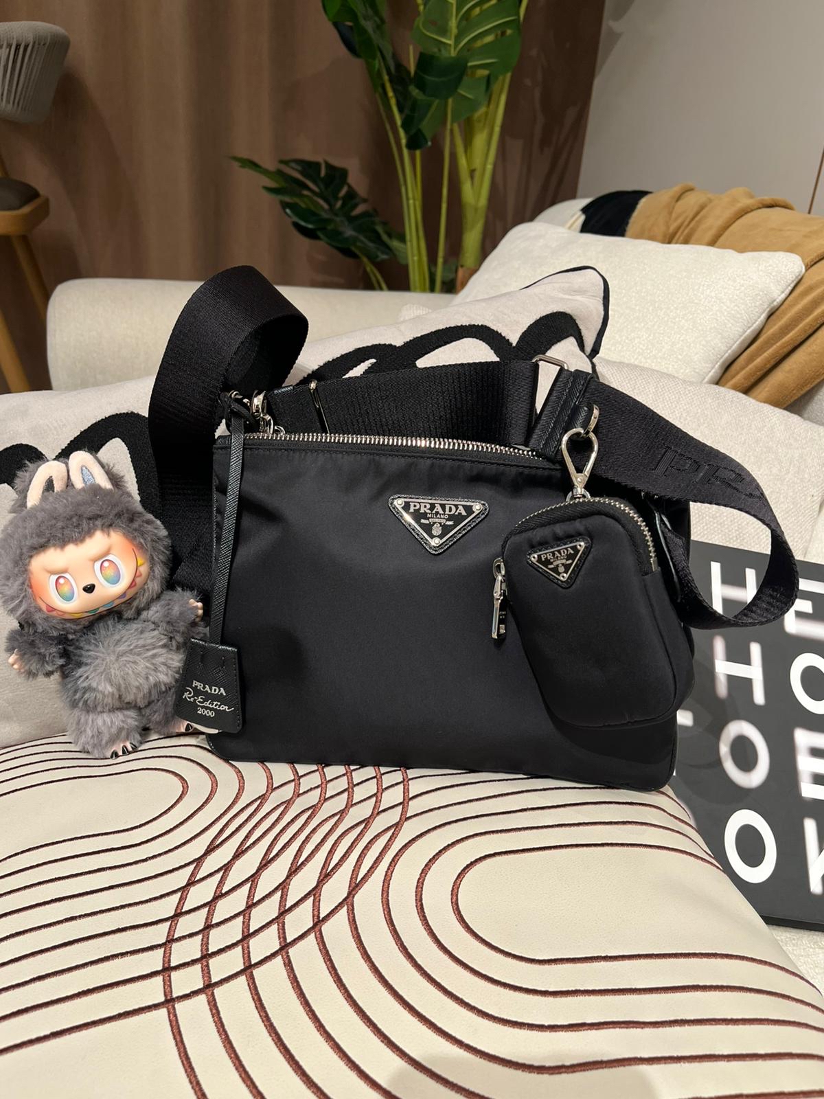 Prada re-edition re-nylon 2 way bag 100%Authentic,98%new ✅coin bag✅dust bag