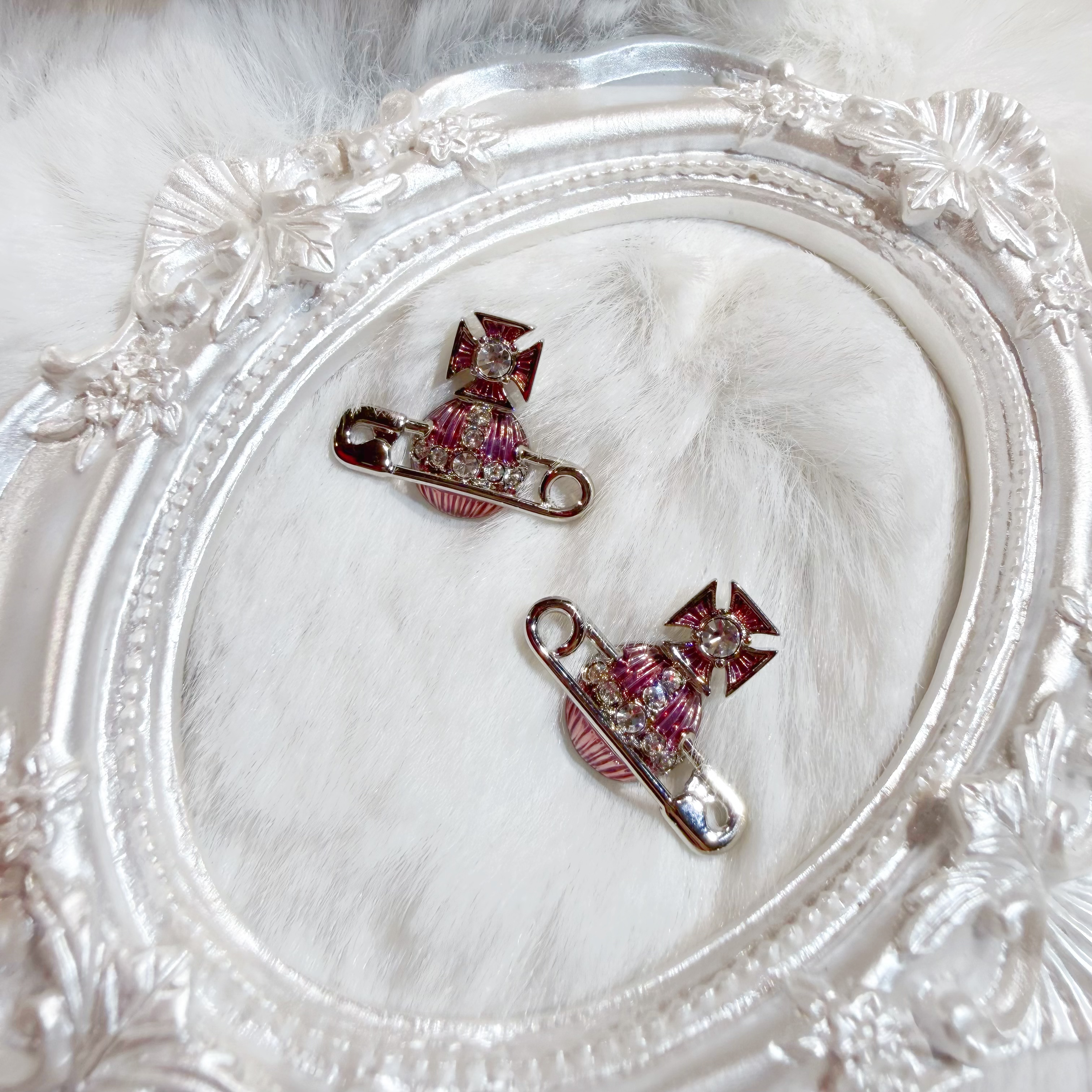 Vivienne Westwood Kitty earrings pink