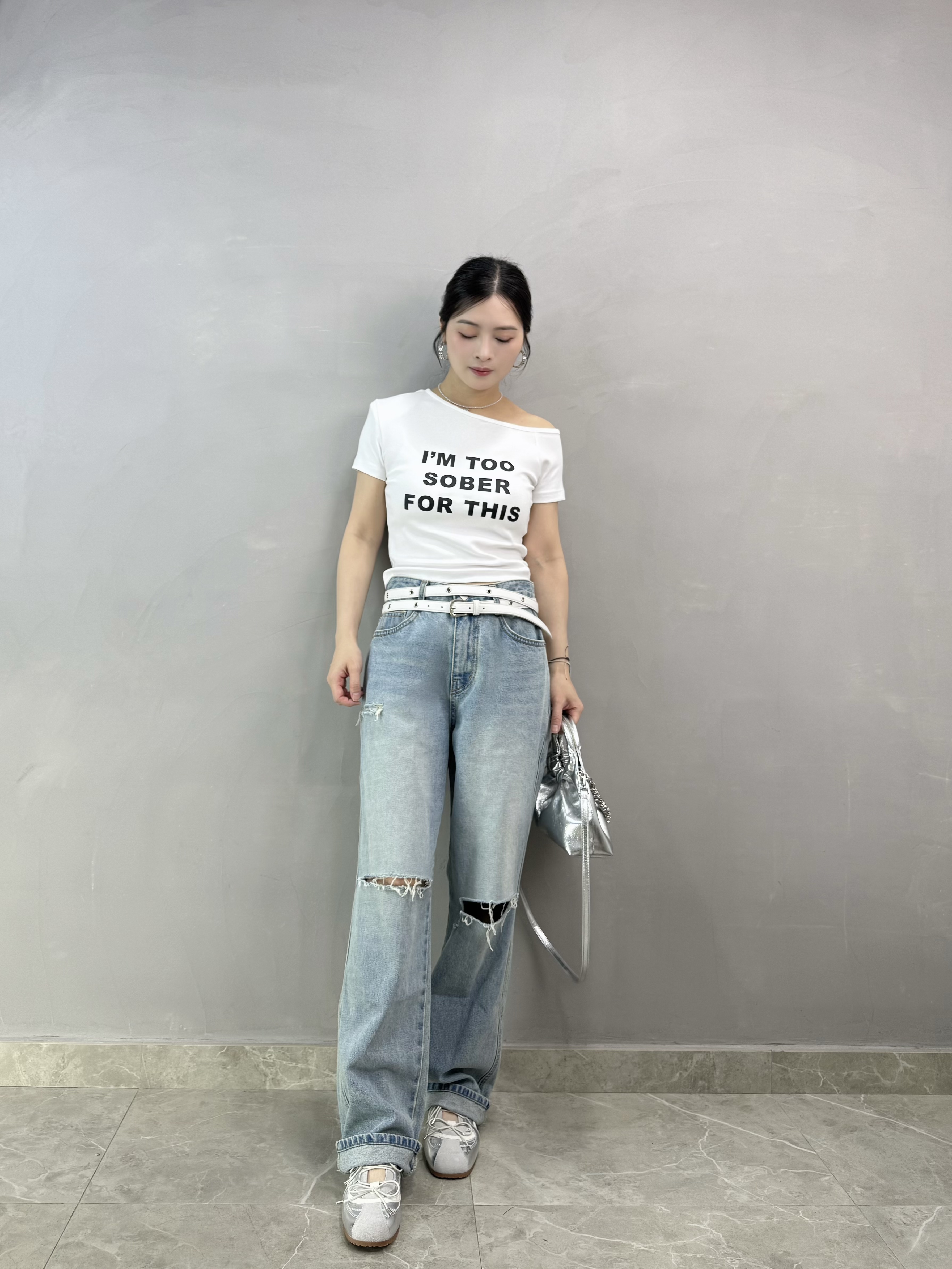 T68 斜領英文字短tee