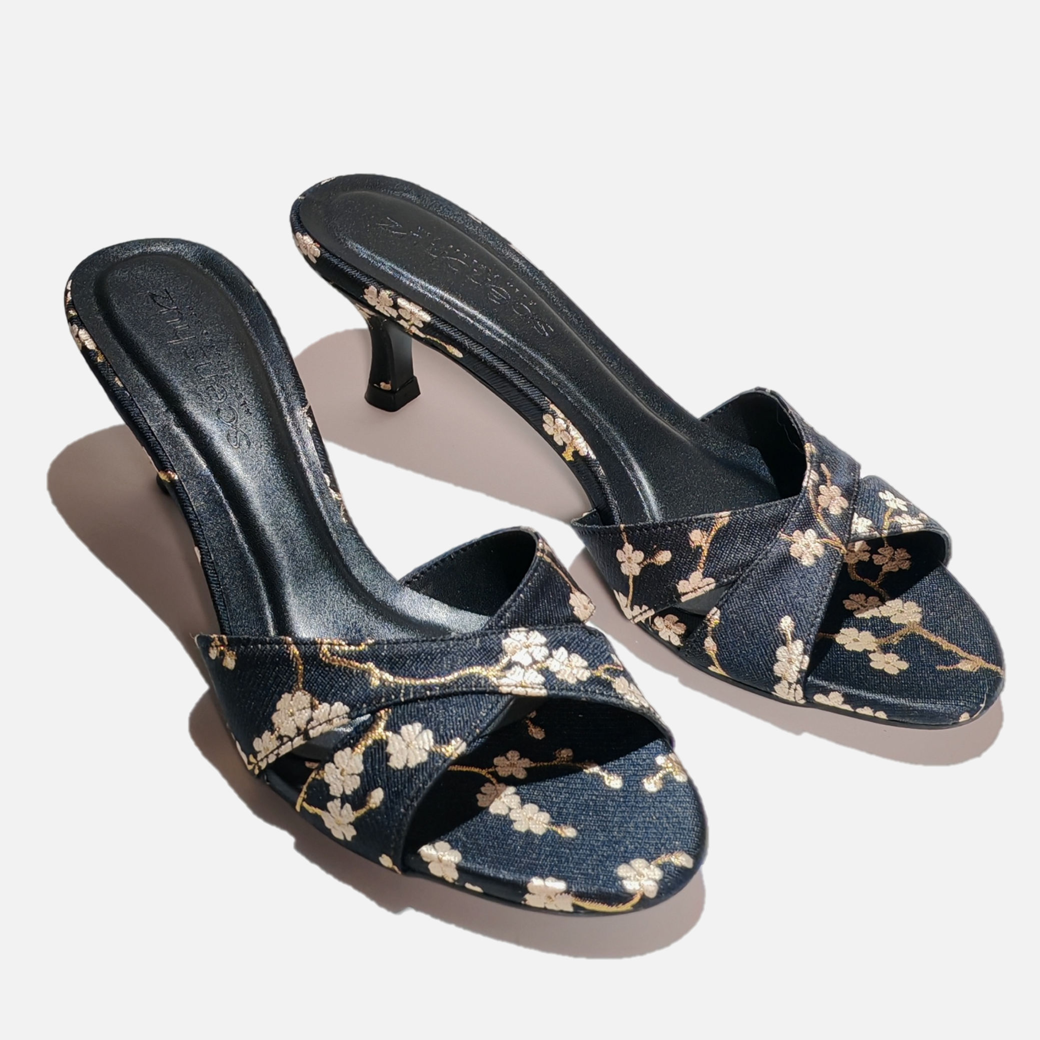 REYNA 50 BLACK BROCADE