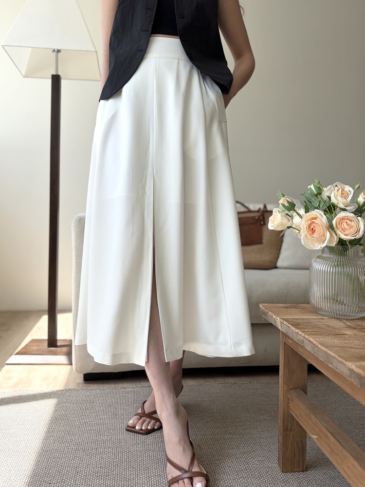 Front-Slit Midi Flare Skirt (Black)