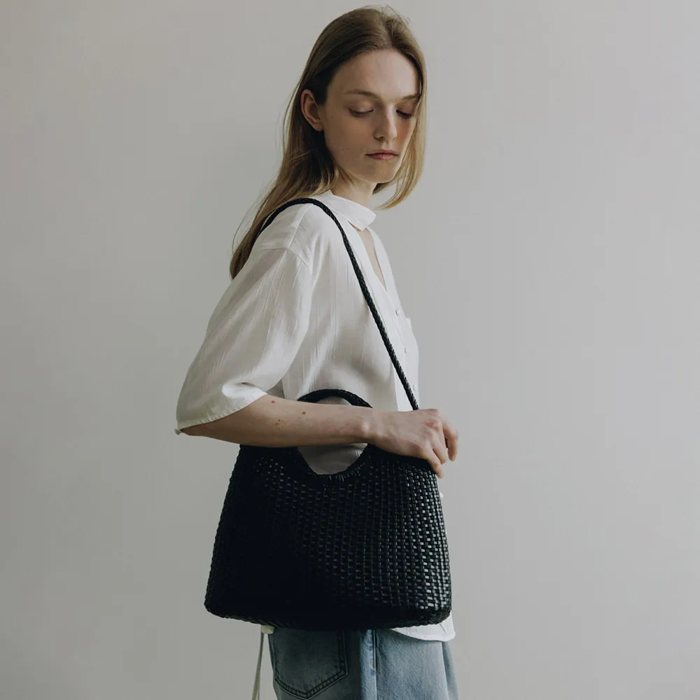 [LOEUVRE] Courbe Shoulder Medium (3色)