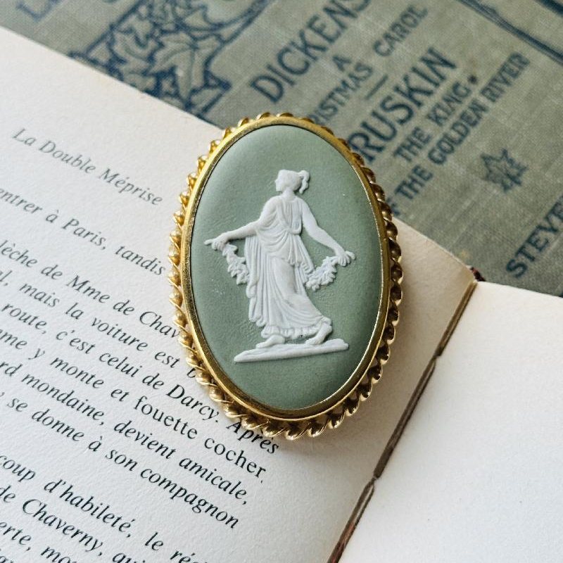 Vintage Wedgwood Green Jasper Goddess Two-Way Brooch/Pendant (MT2409)
