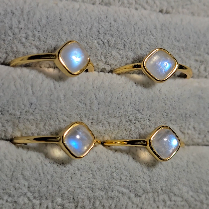 White moonstone rings with blue flash in adjustable sterling silver - SM636