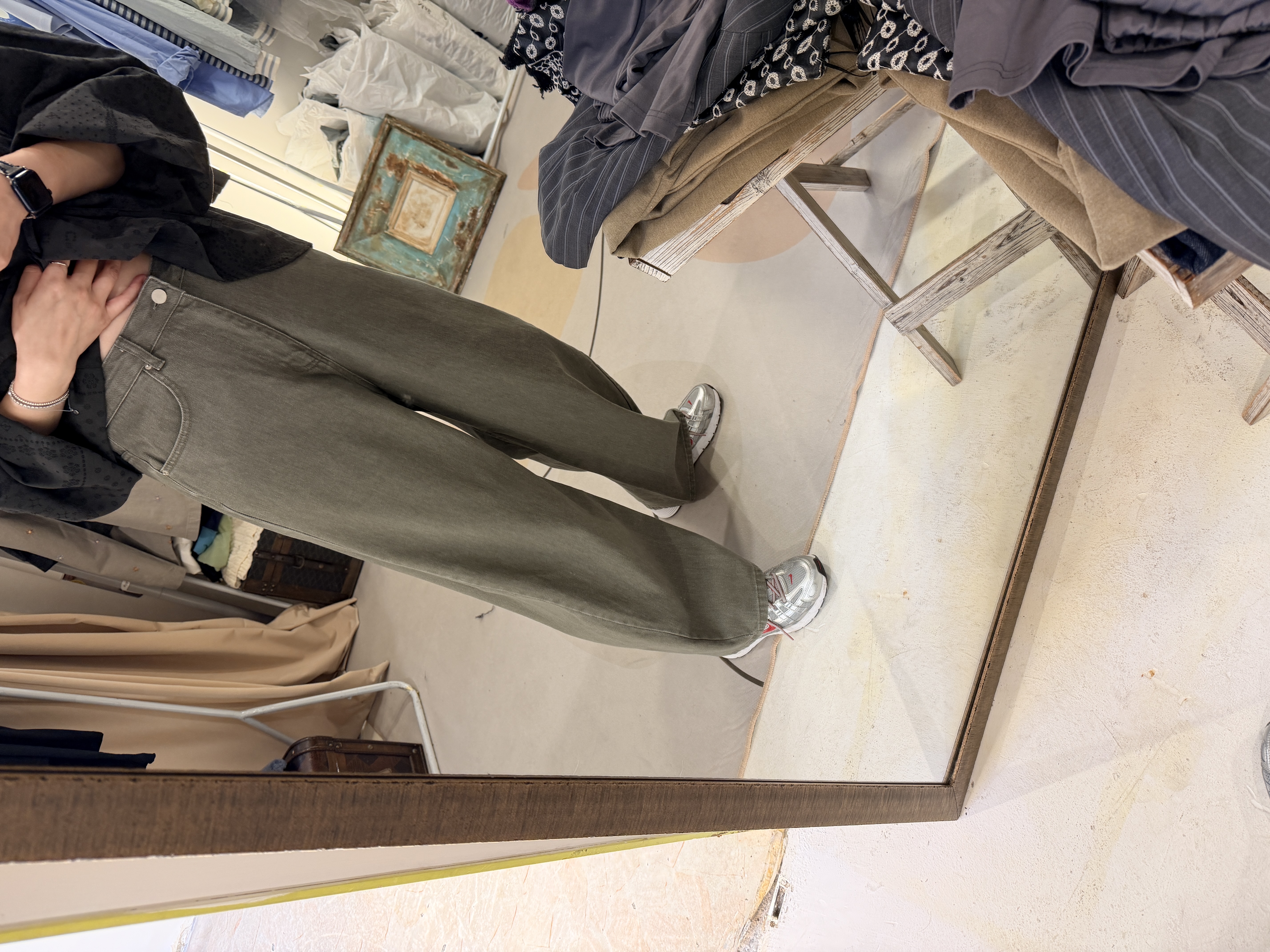 Loose pants
