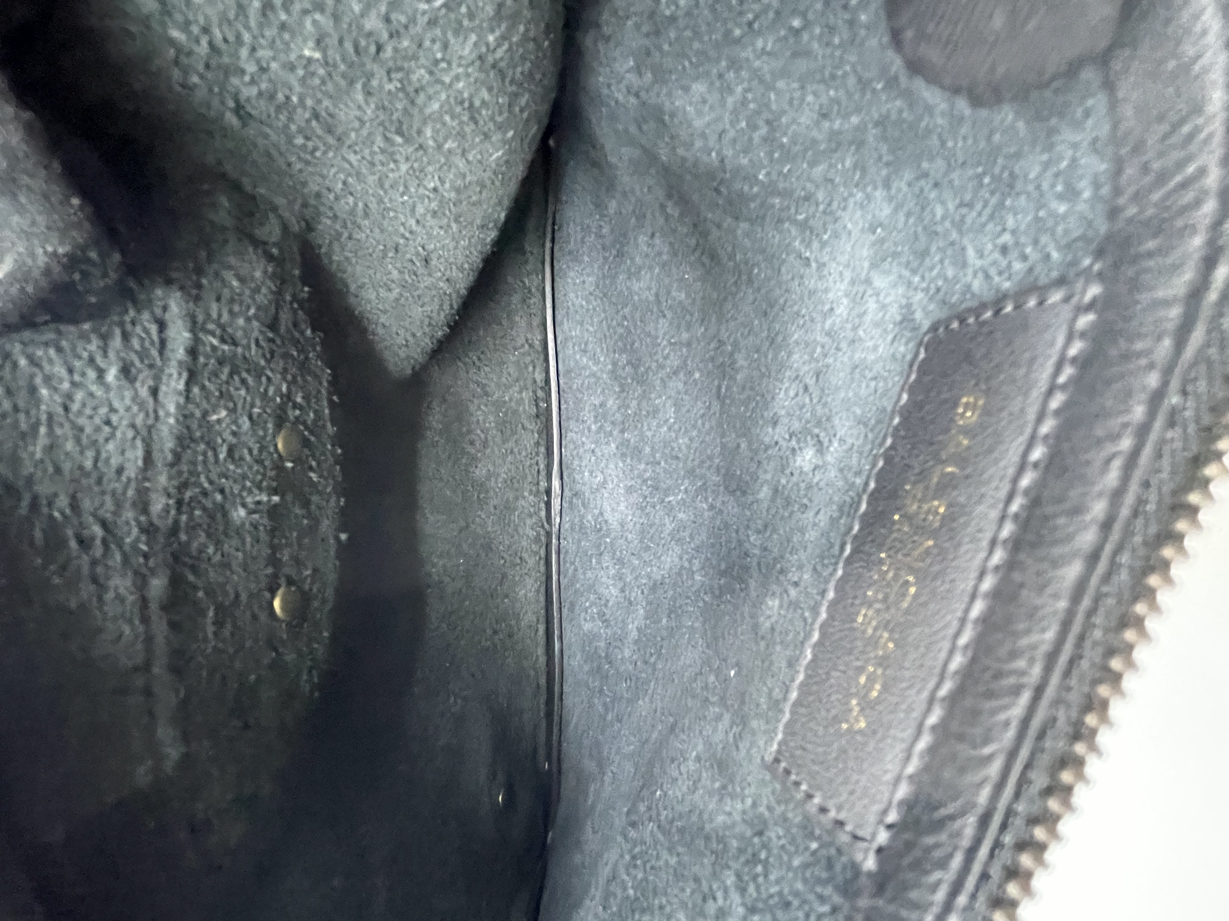 Pre-owned Balenciaga Blue Leather City Clip Clutch Bag / Product Code: 26032405