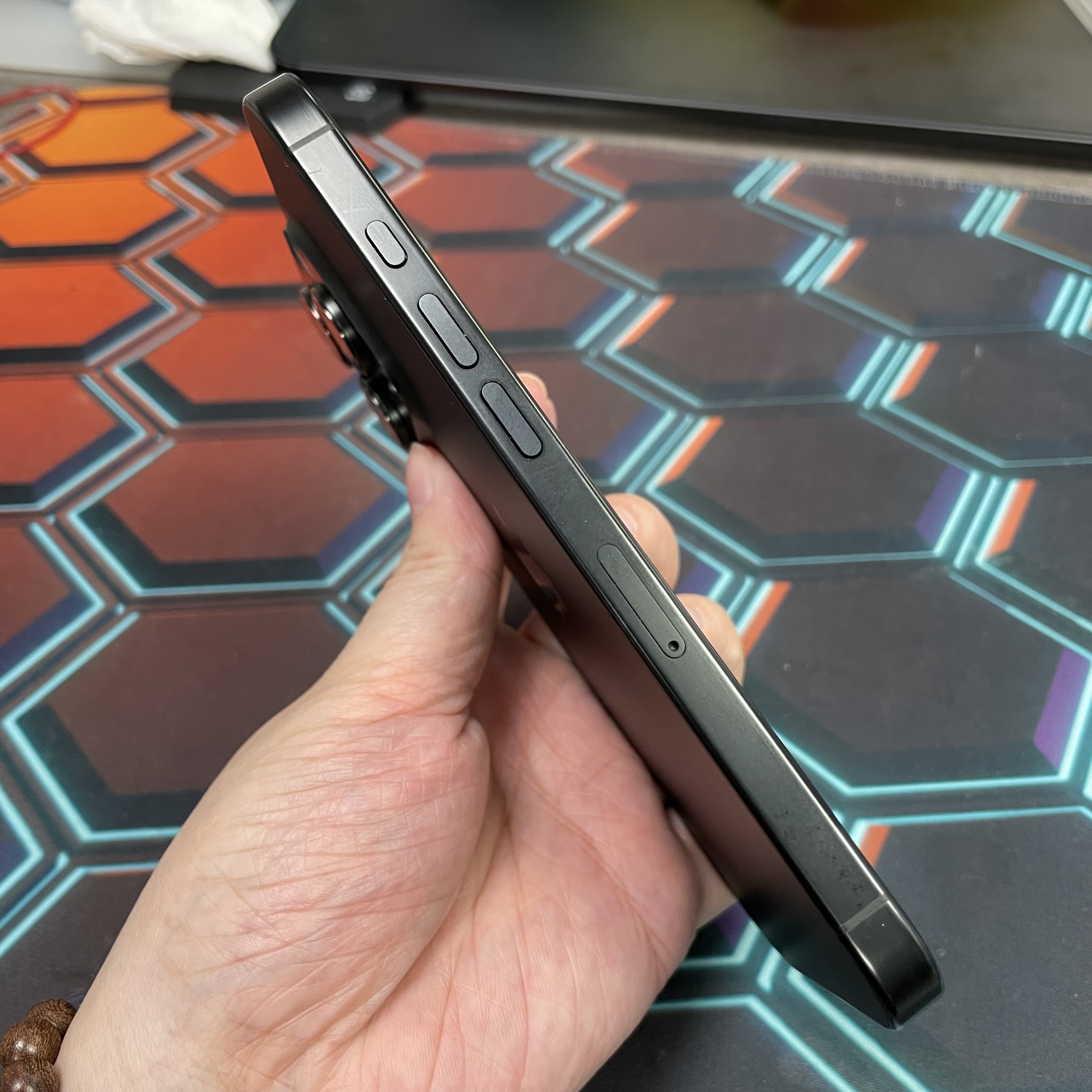 *8255 16 pro 完美機 128GB 電97 黑色 black