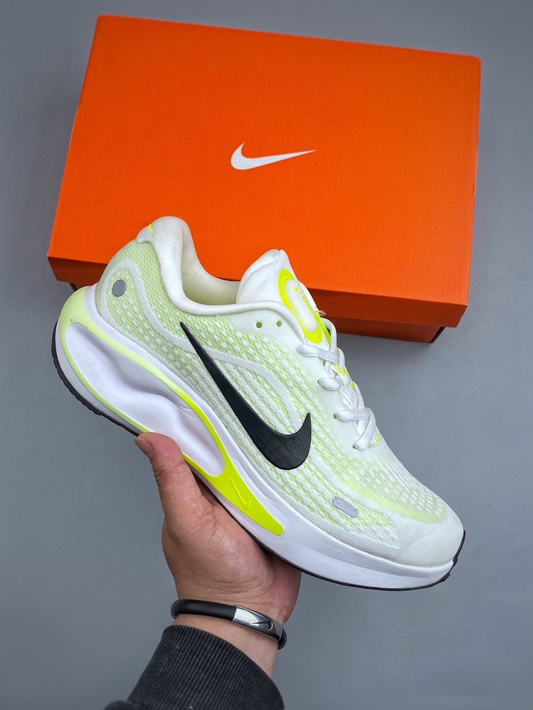 Nike Journey Run 運動鞋