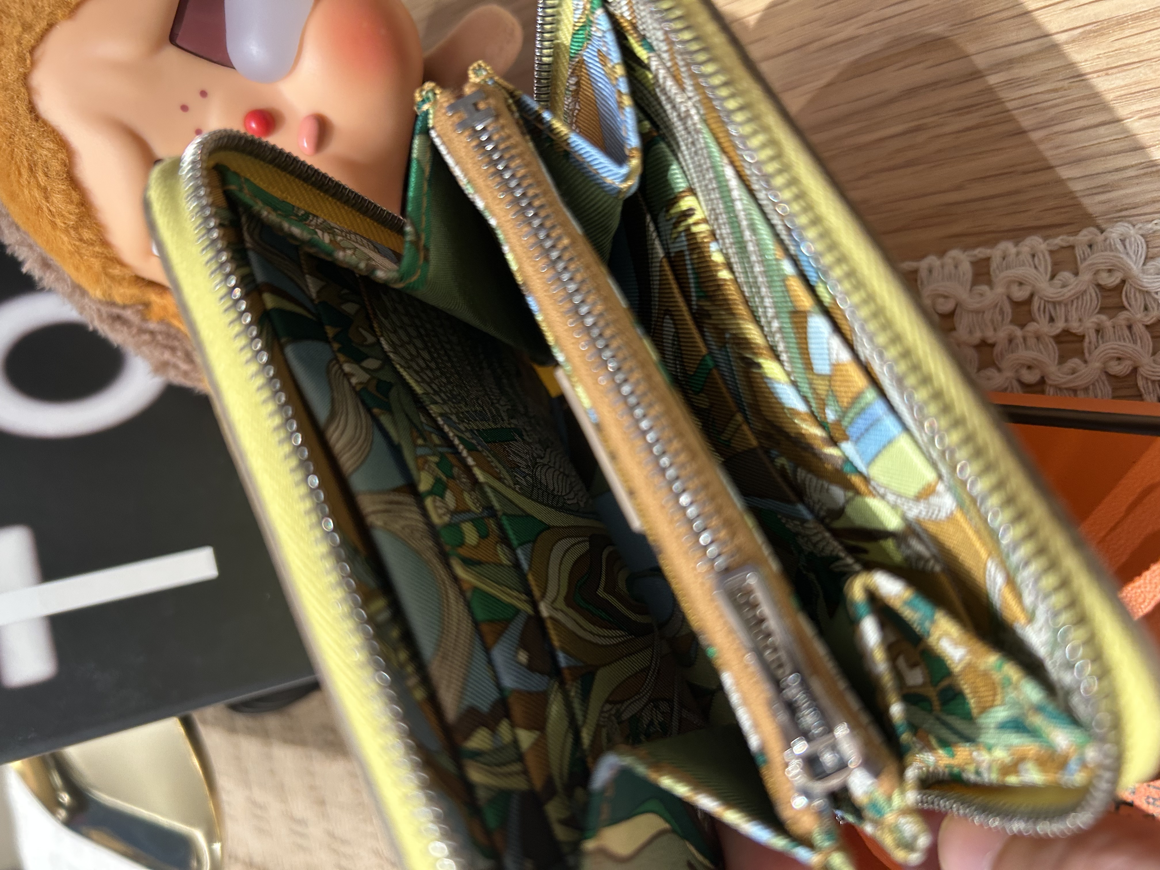 Hermes silk in wallet stamp Y Epsom 100%Authentic,98%new✅dust bag