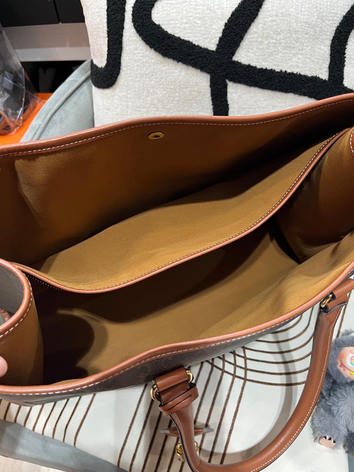 Celine Horizontal Cabas Tan tote bag 100%Authentic, 95%New ✅Dust bag