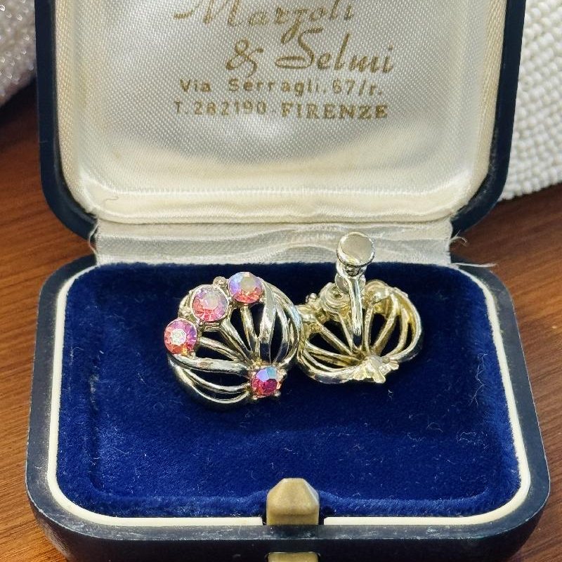 Vintage 1950s New Old Stock Canada Silver Tone Floral Rhinestone Screw-back Earrings (MT1579-2)