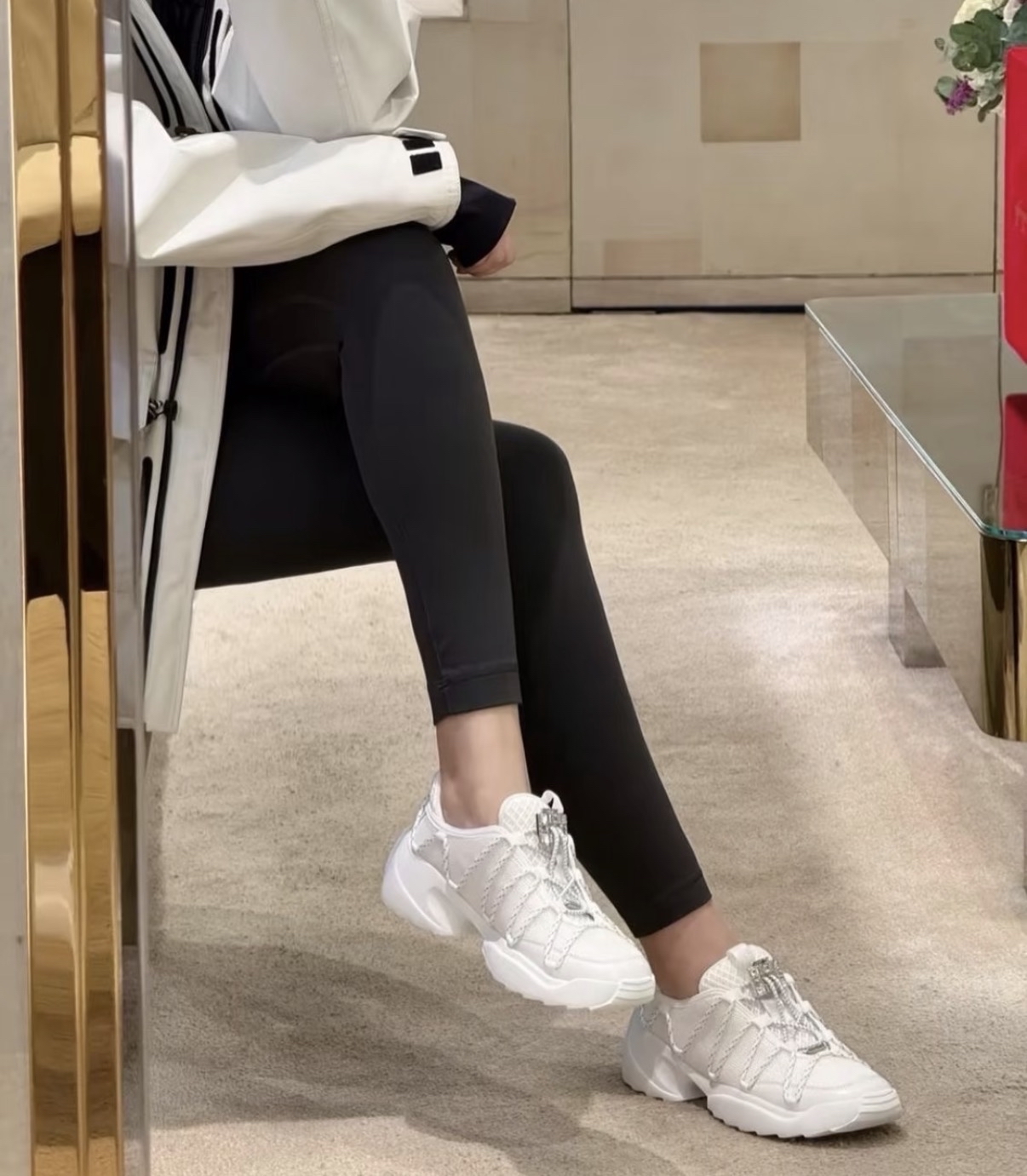 限時優惠‼️新款🆕訂貨📮RV Viv’ Zag 小鑽扣sneaker  自帶增高6cm 😍 Size 35/36/37/38/39