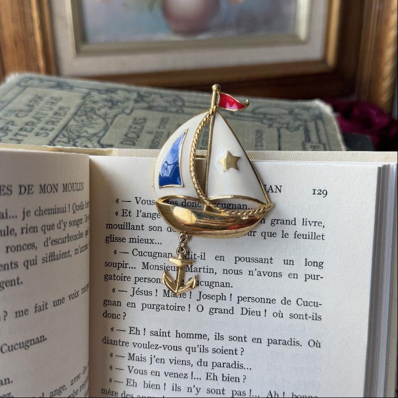 1980s Avon Enamel Sailboat Jewelry Set - Wheel Clip Earrings and Anchor-Dangling Brooch (MT2154)