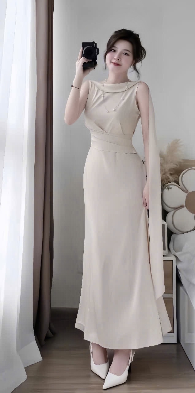 優雅的垂褶露背連身裙