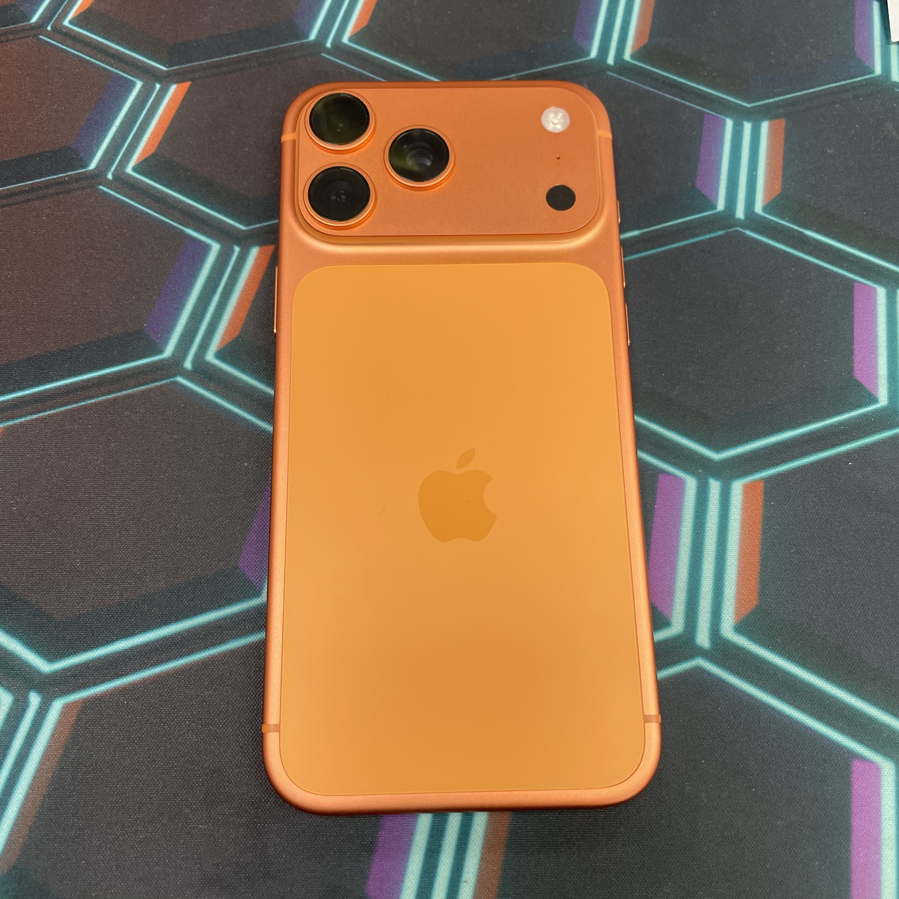 *8360 17 pro max 勁靚機 256GB 電100 橙色 orange