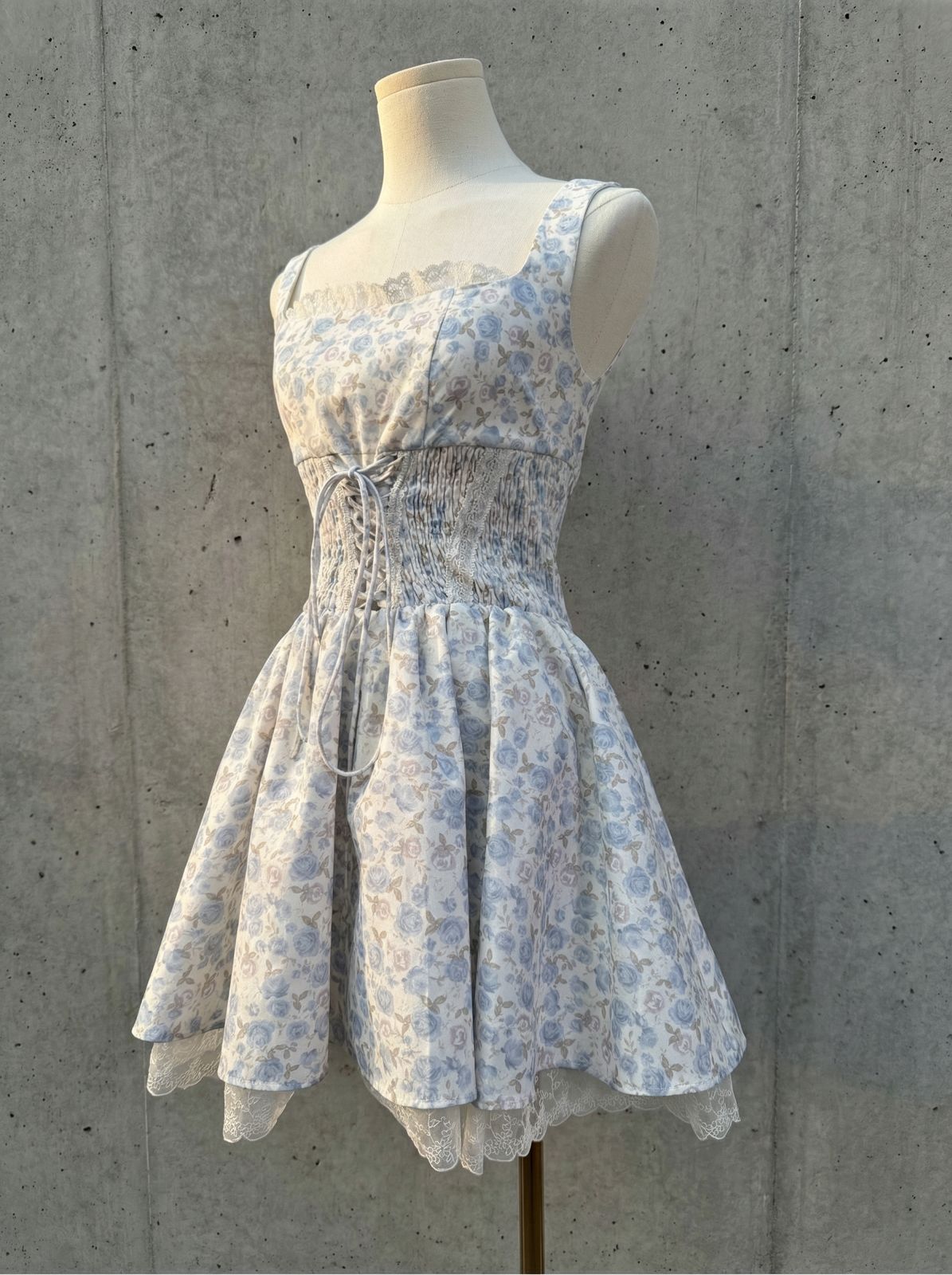 藍色復古碎花蕾收腰連身裙