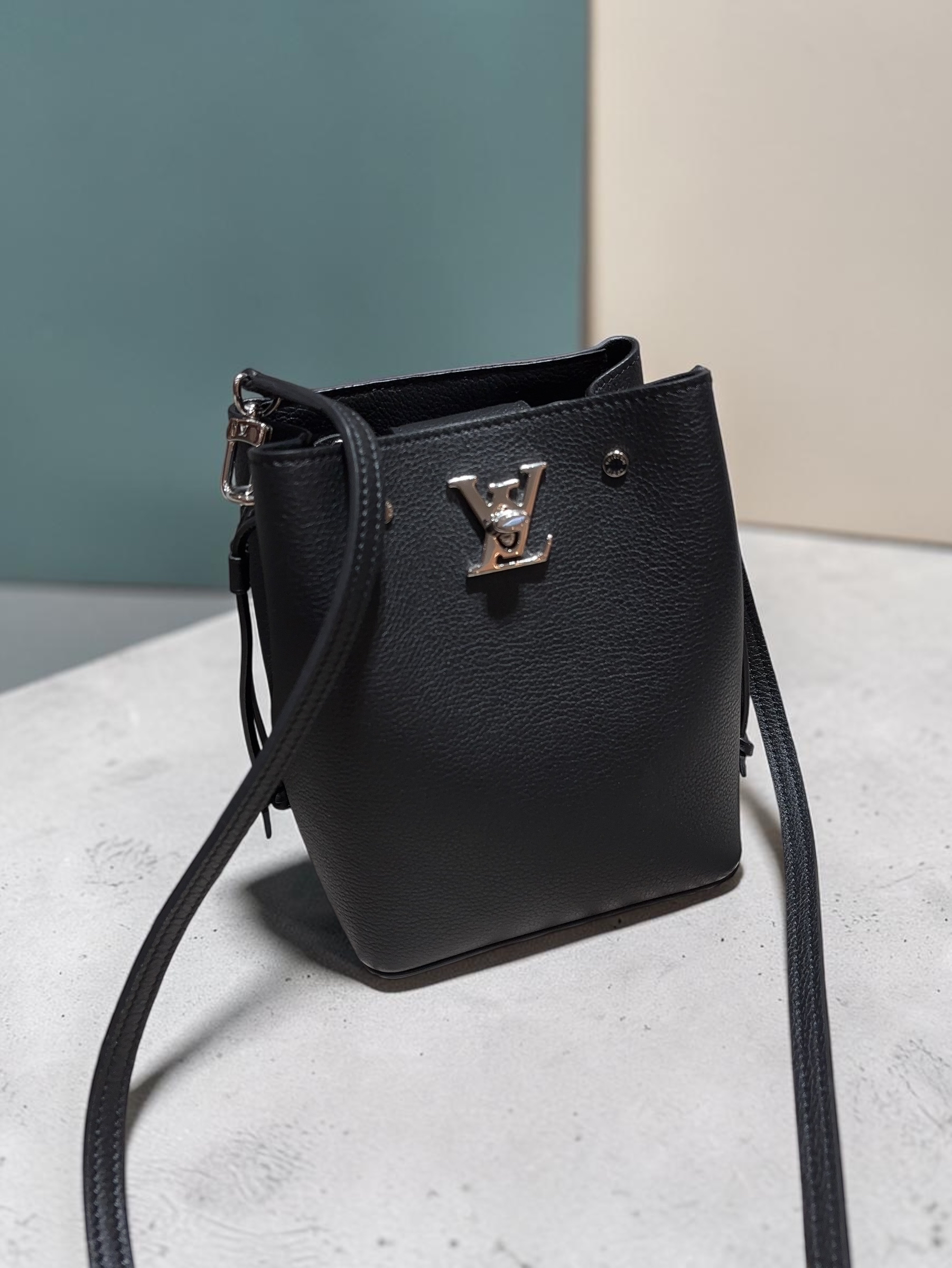 LV Nano Lockme Bucket Calfskin 100%Authentic, 98%New  ✅NFC✅長肩帶✅Dust bag